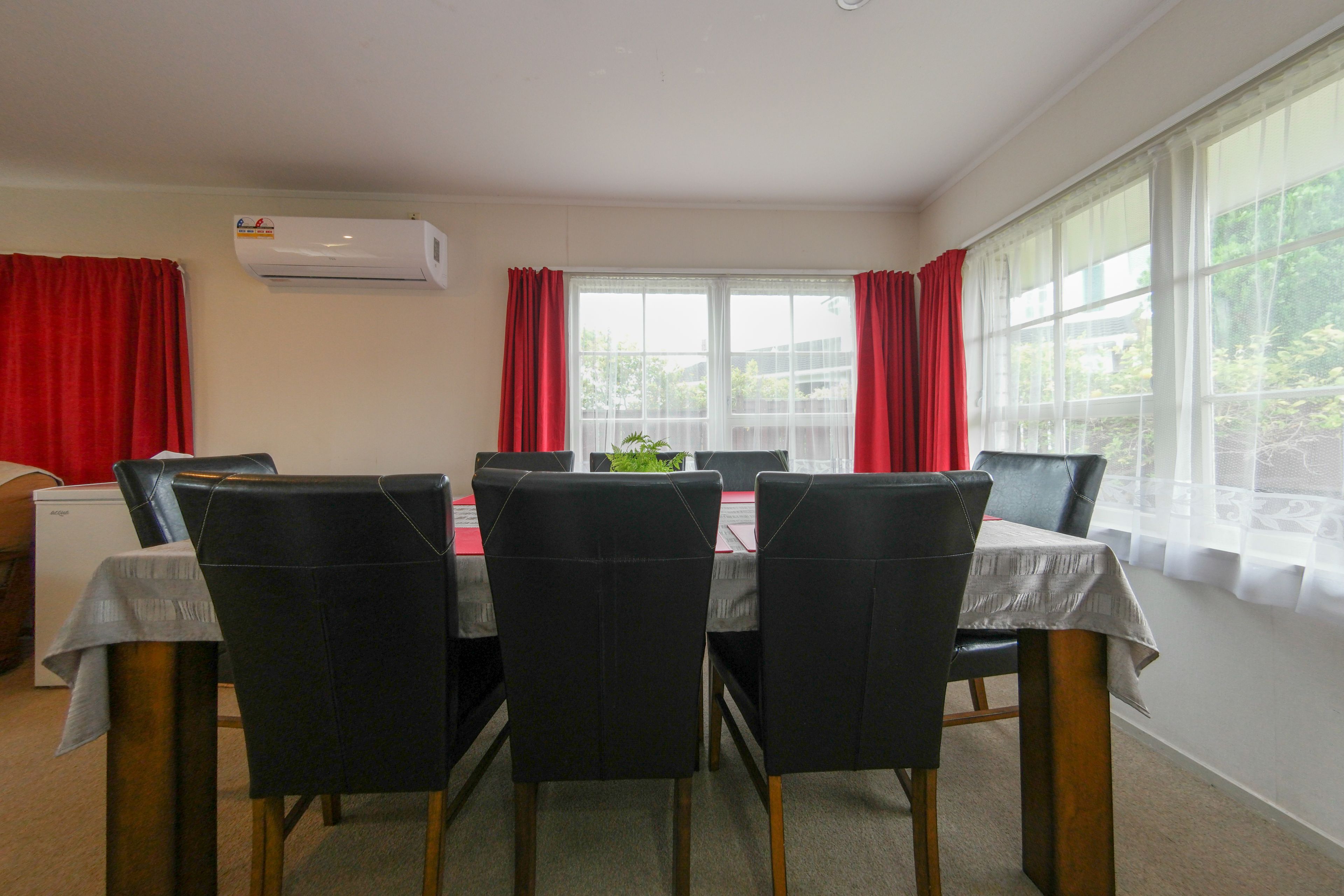 2/1 Raddock Place, Farm Cove, Manukau City