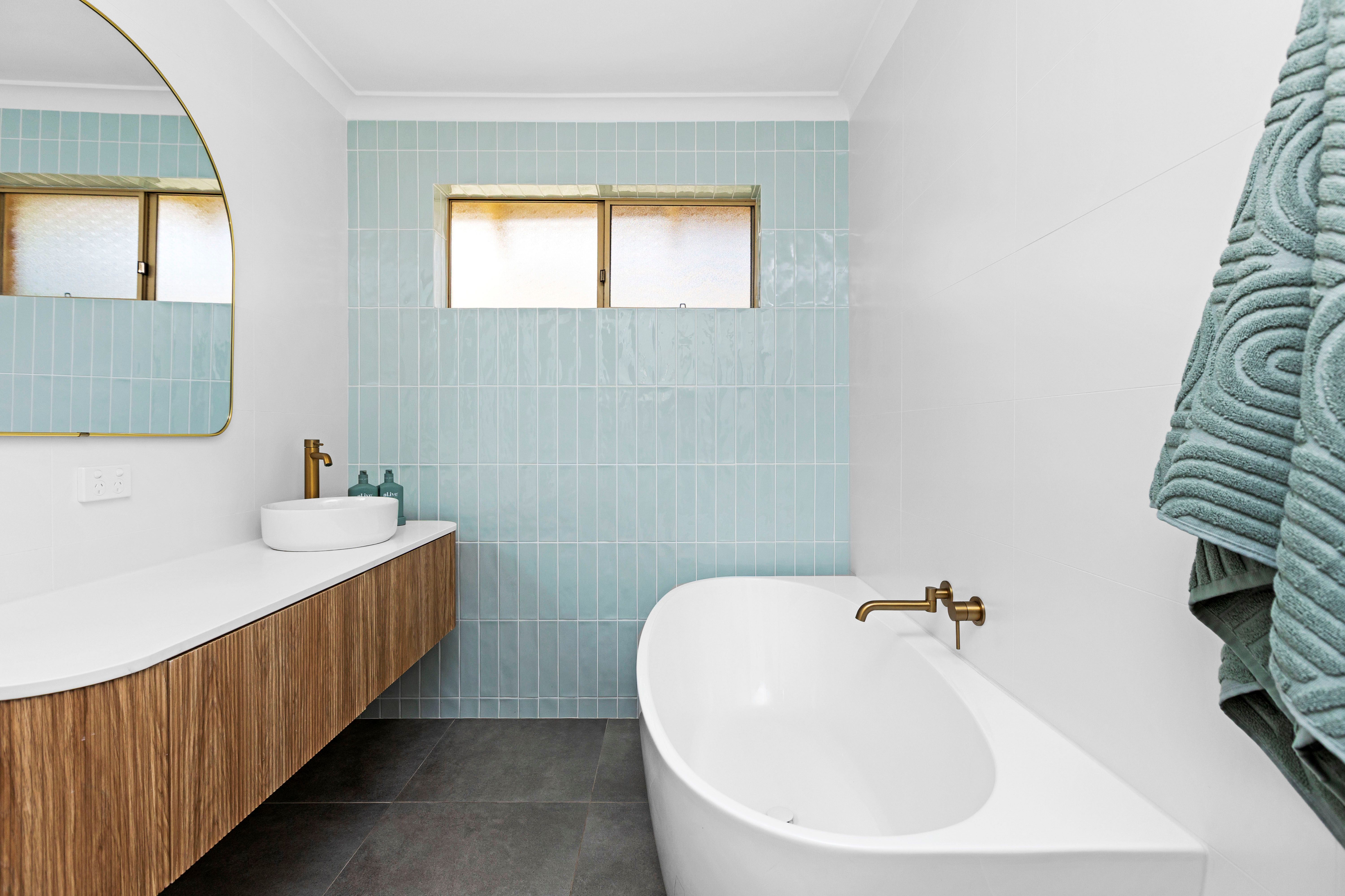 48A Bournemouth Crescent — photo 14 of 17