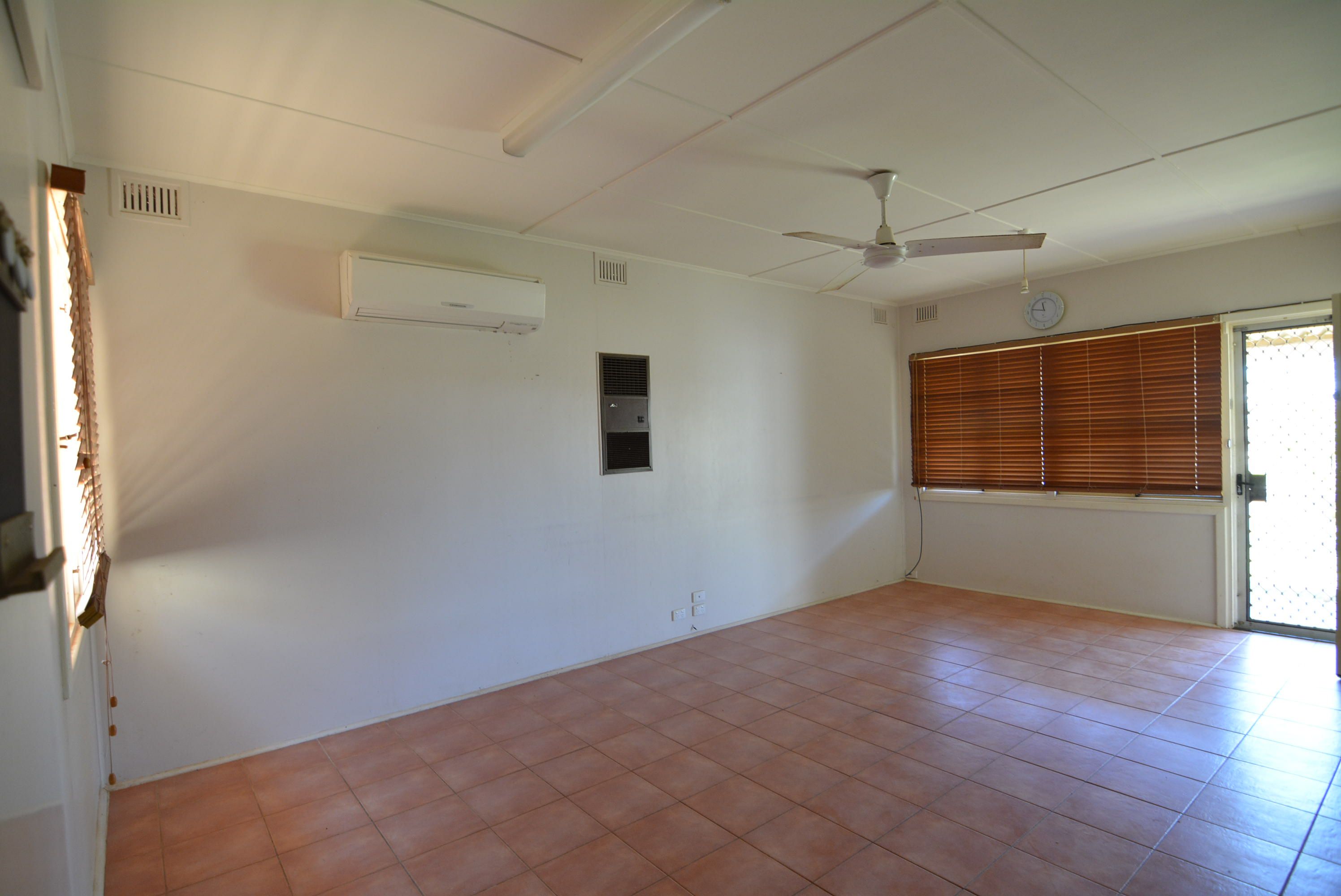 9 Ridley Place, Carnarvon, WA 6701