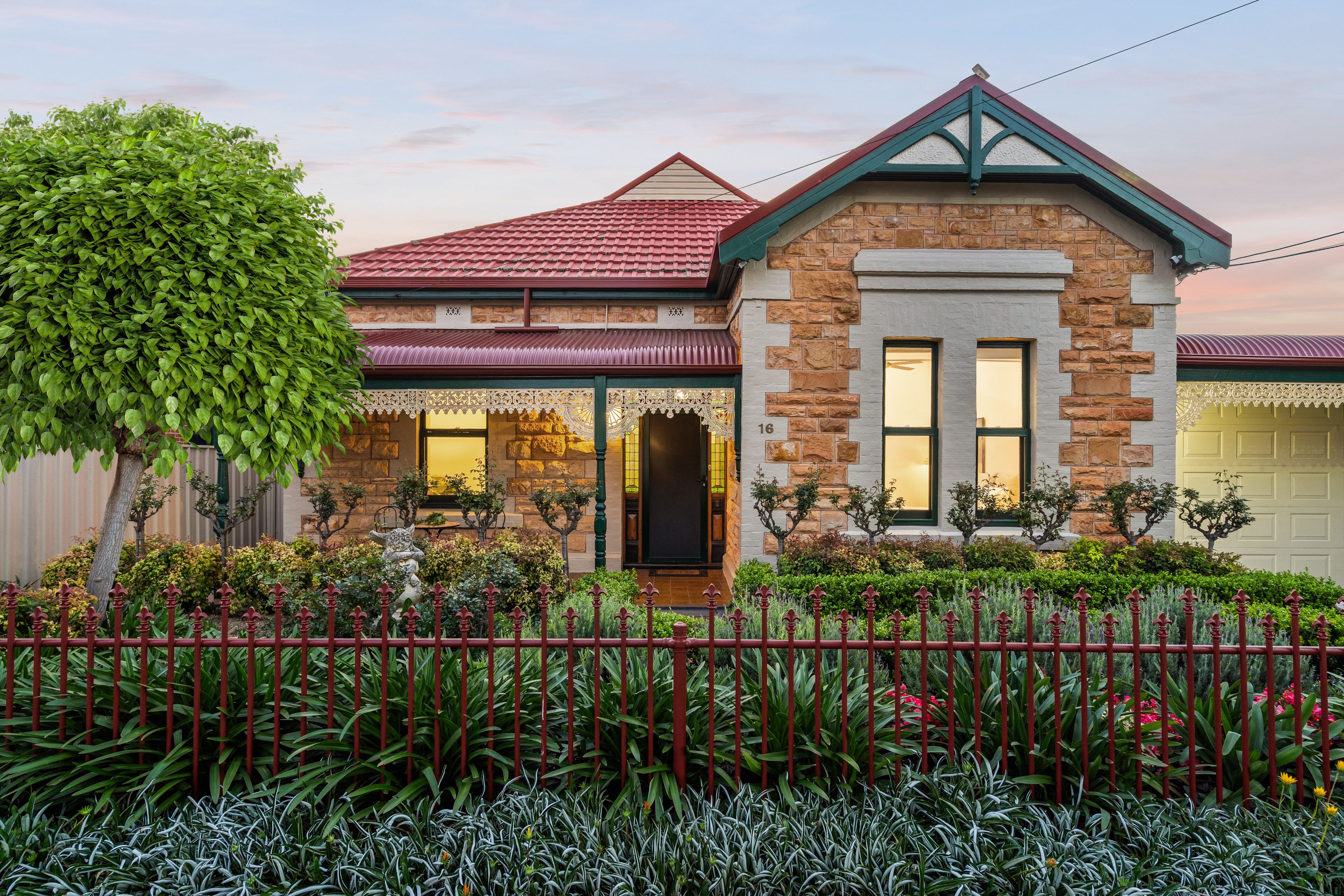 16 Clifford Street — photo from Ray White Prospect