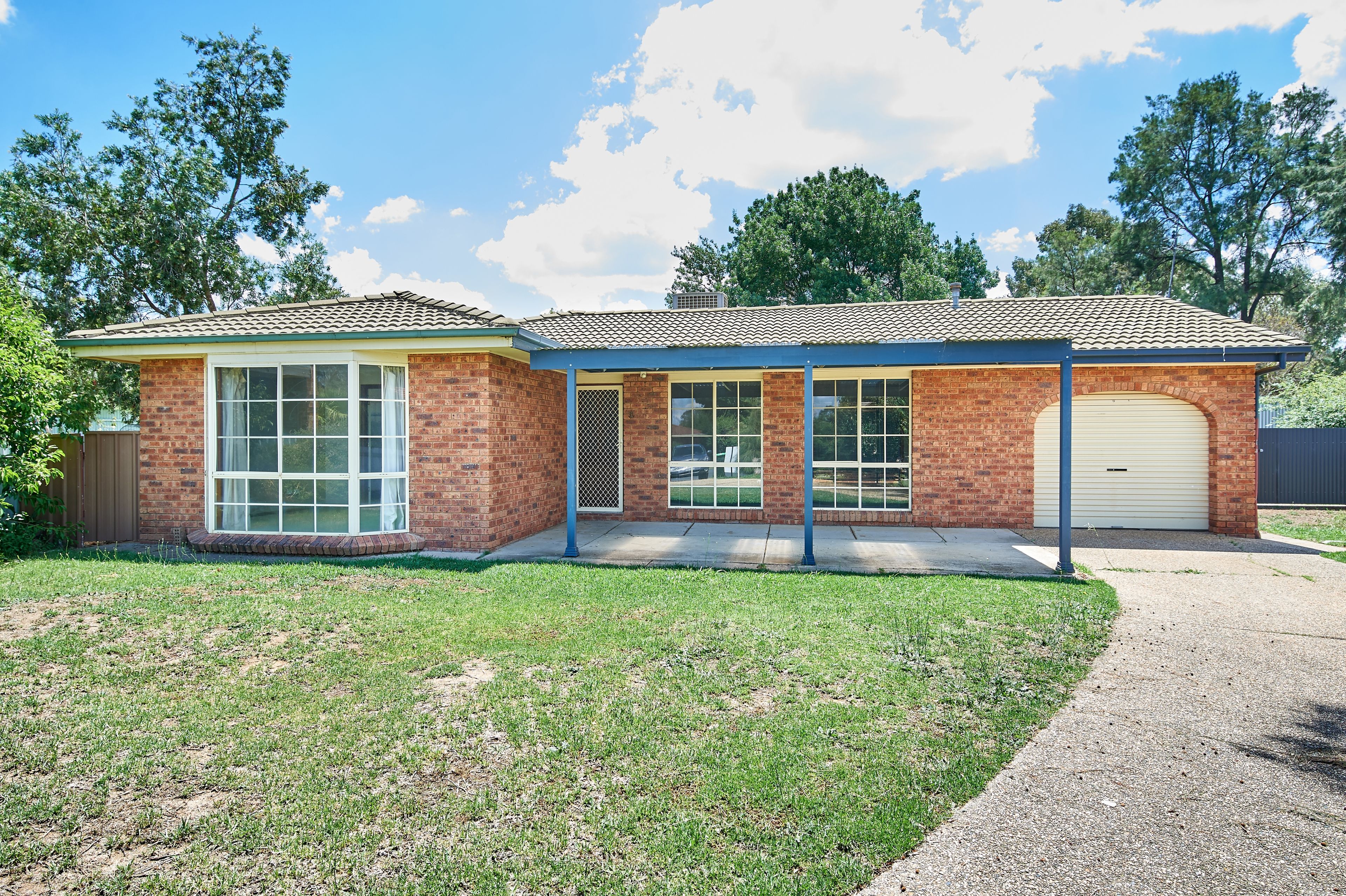 6 Matheson Place, Estella NSW 2650