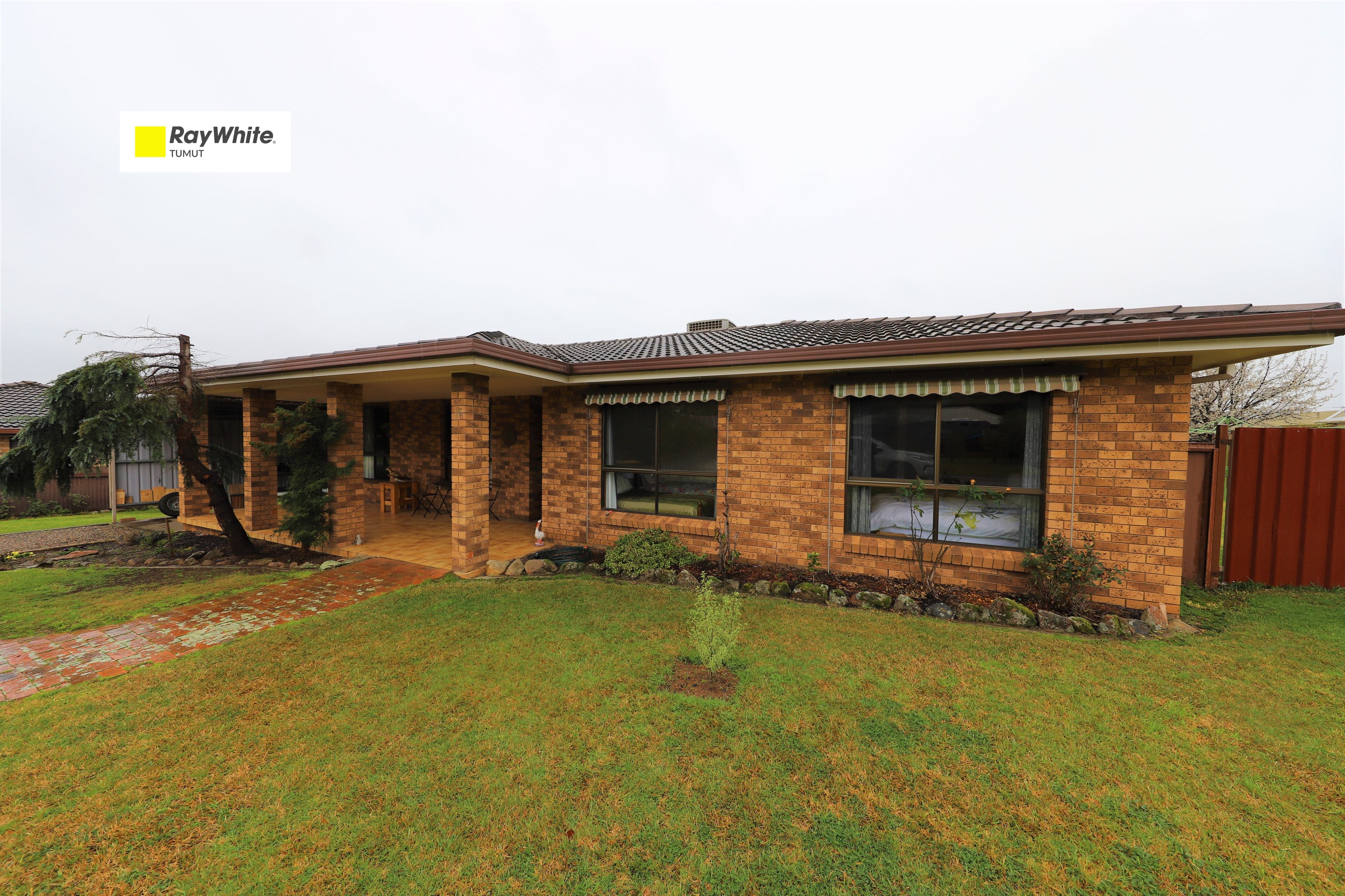 16 Wattle Crescent, Tumut NSW 2720