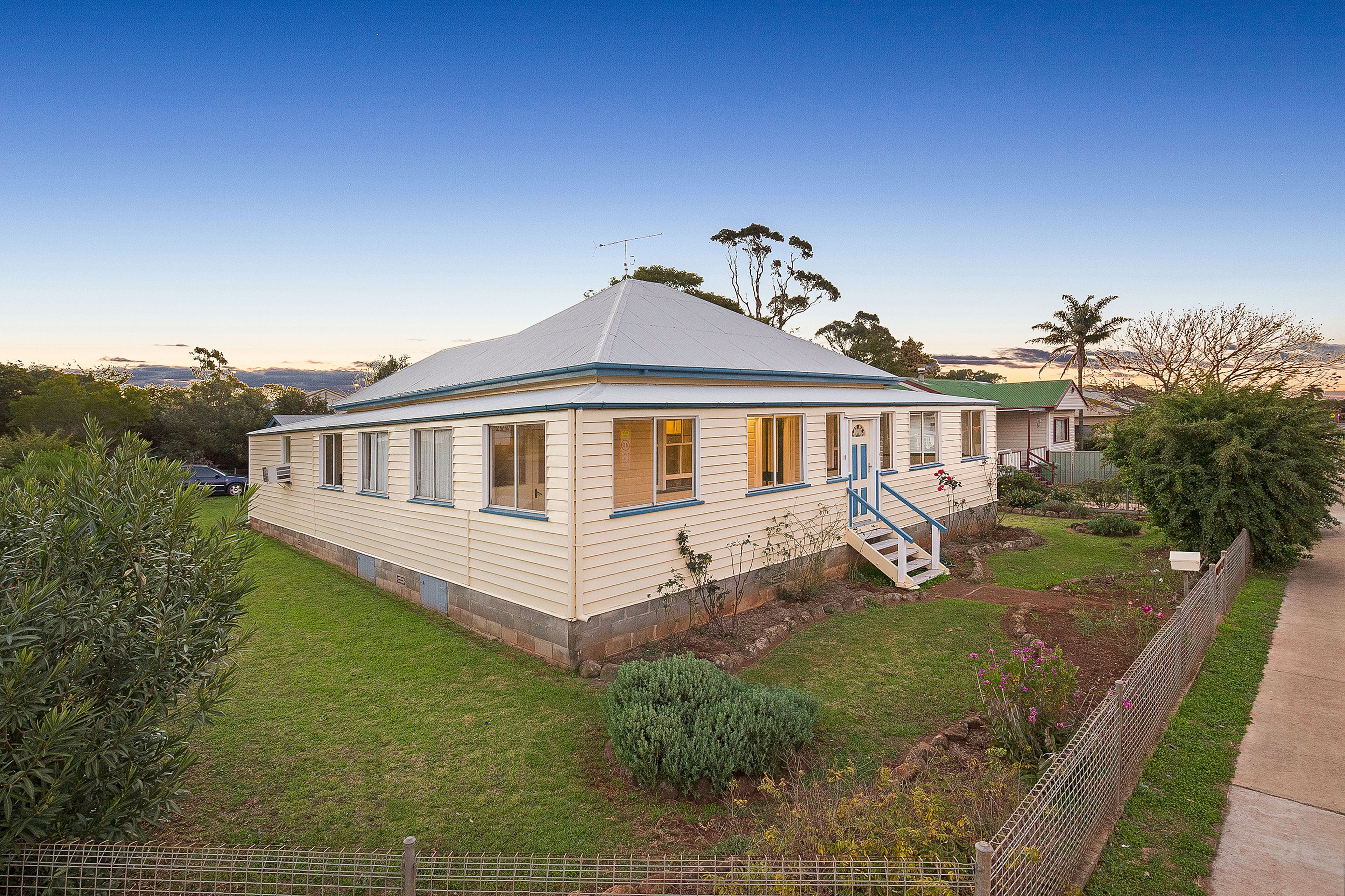 11 Burton Street, Harristown QLD 4350