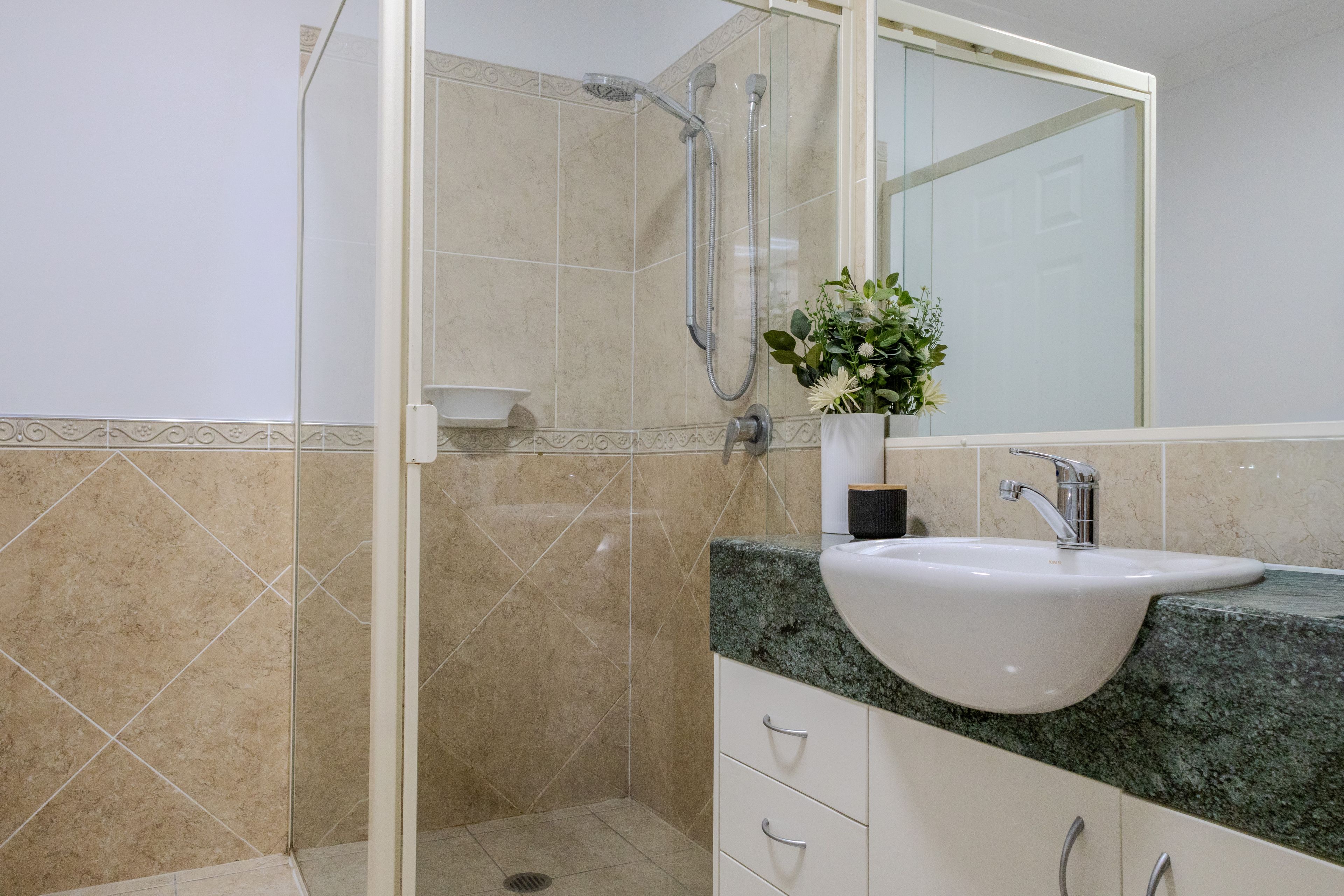 16/145 Gemvale Road — photo 12 of 17