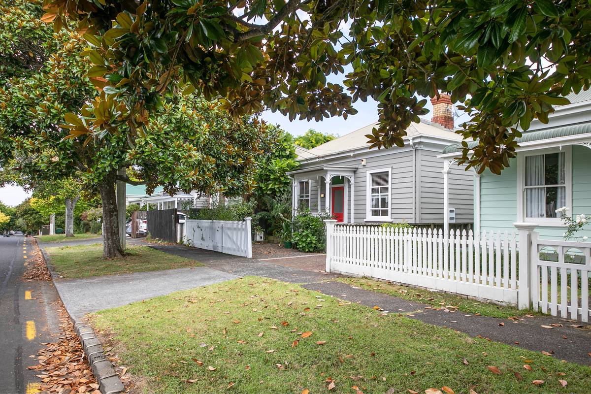 52 Cardwell Street, Onehunga, Auckland City Real Estate Ray White