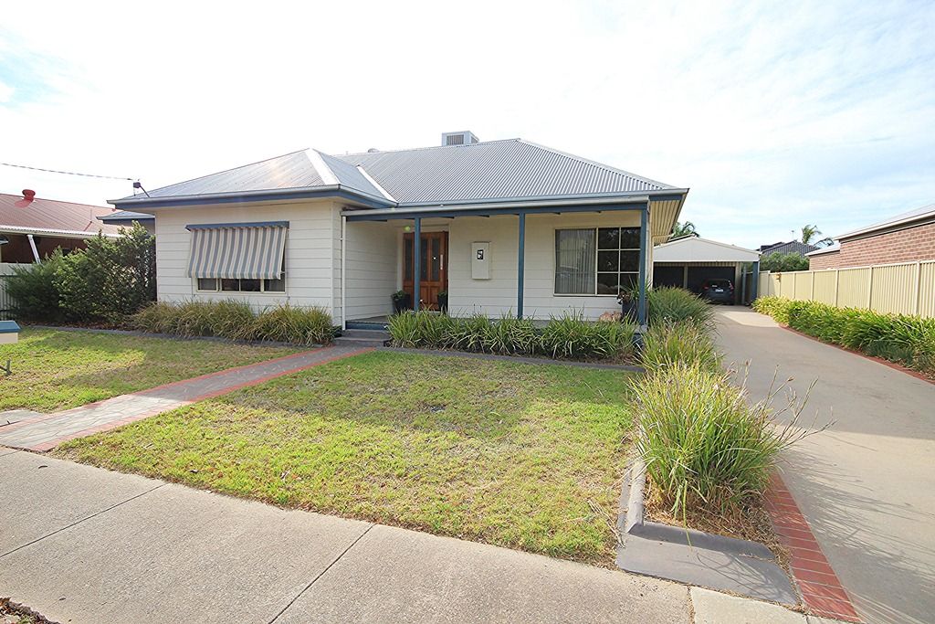 22 Florence Street, Horsham VIC 3400