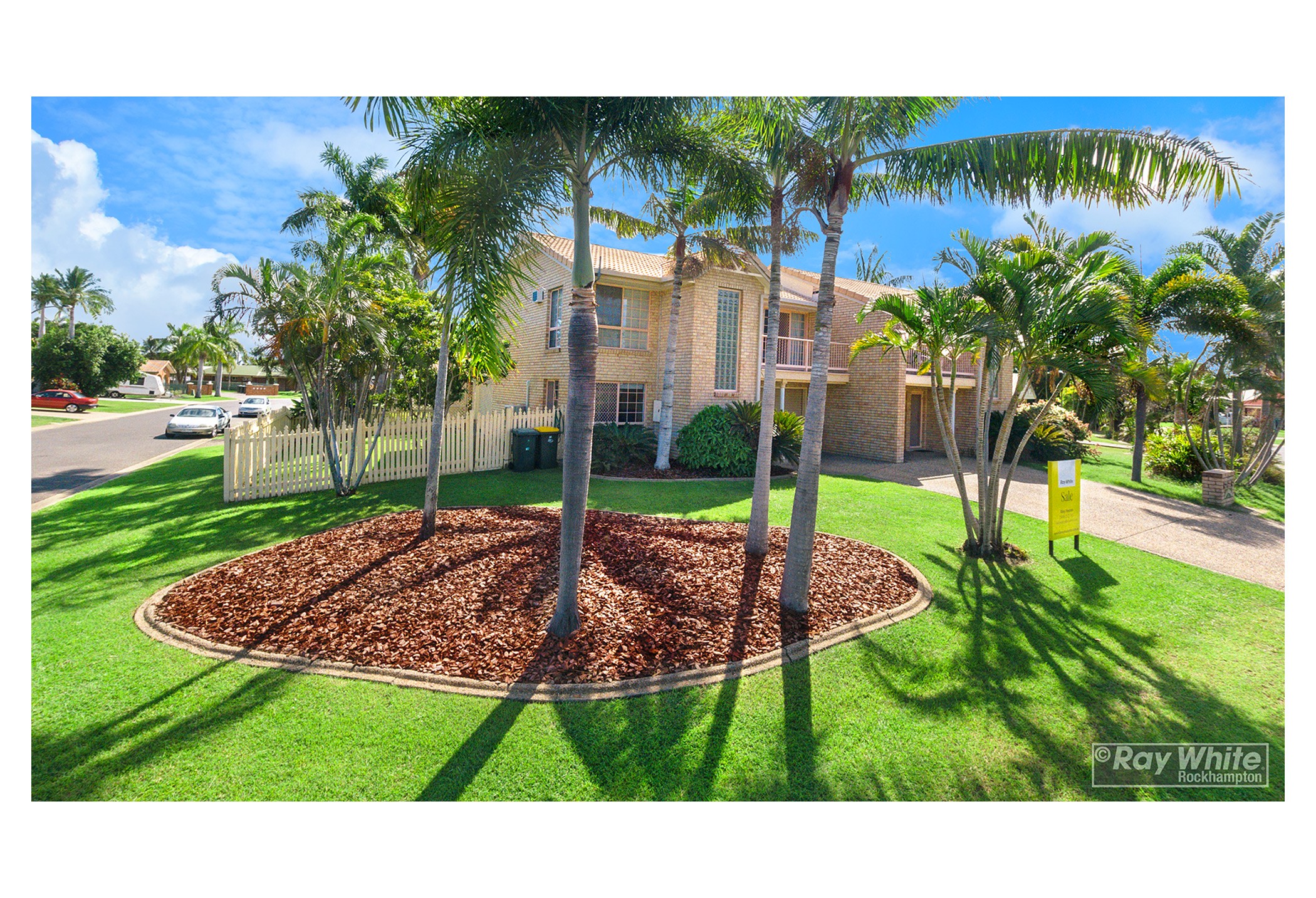 1/2 Kawana Close, Kawana, QLD 4701