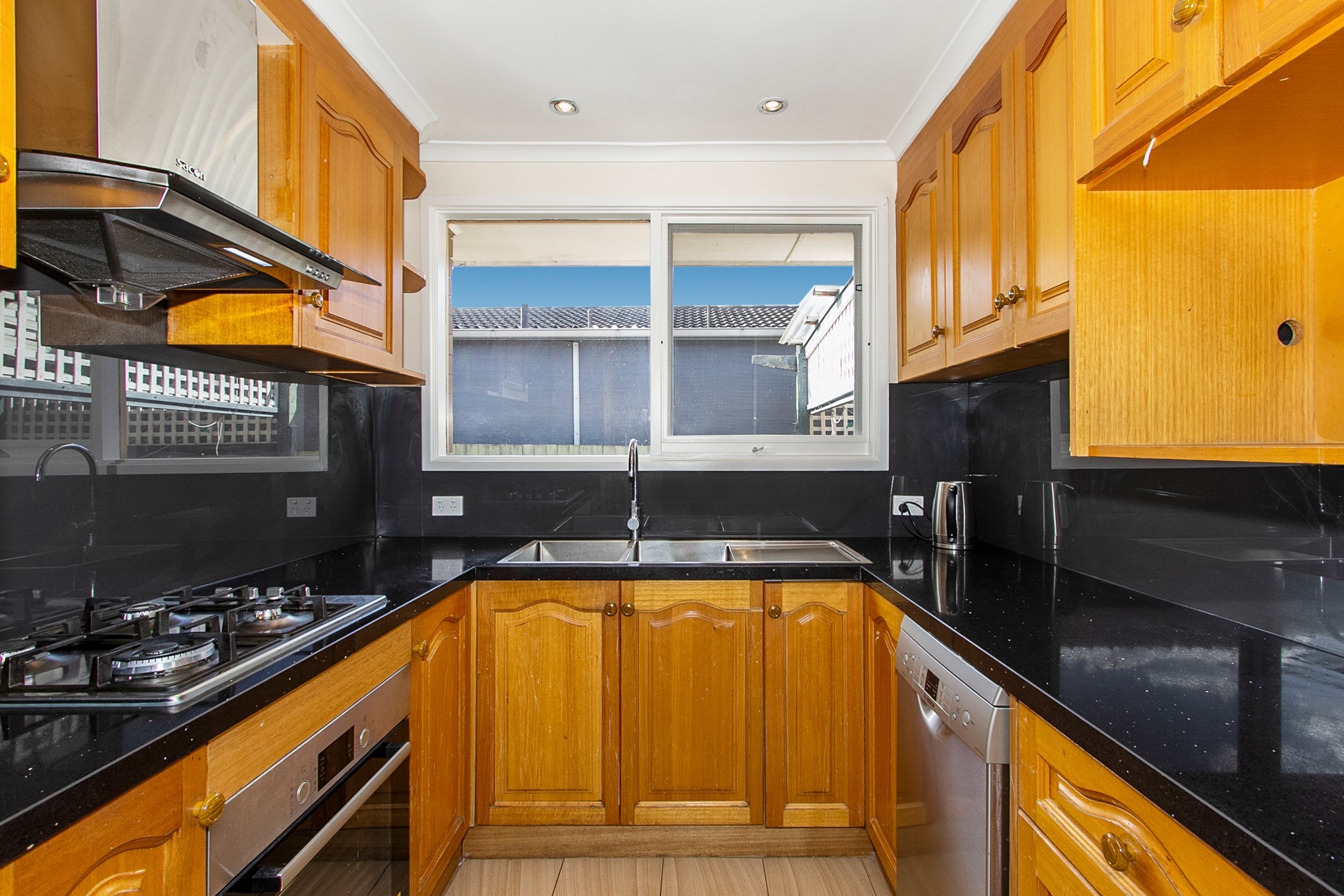 16 Primrose Hill Close, Endeavour Hills, VIC 3802