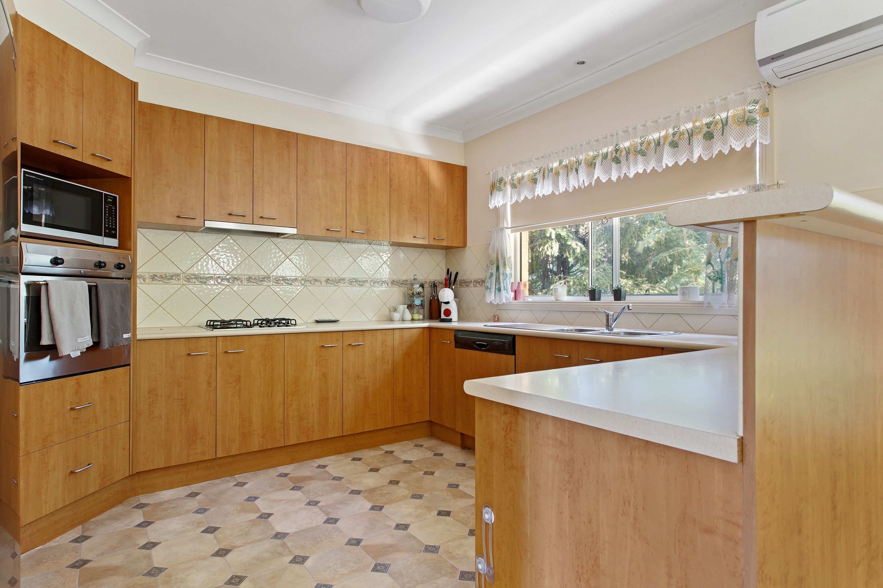 4 Miranda Close, Strathdale, VIC 3550