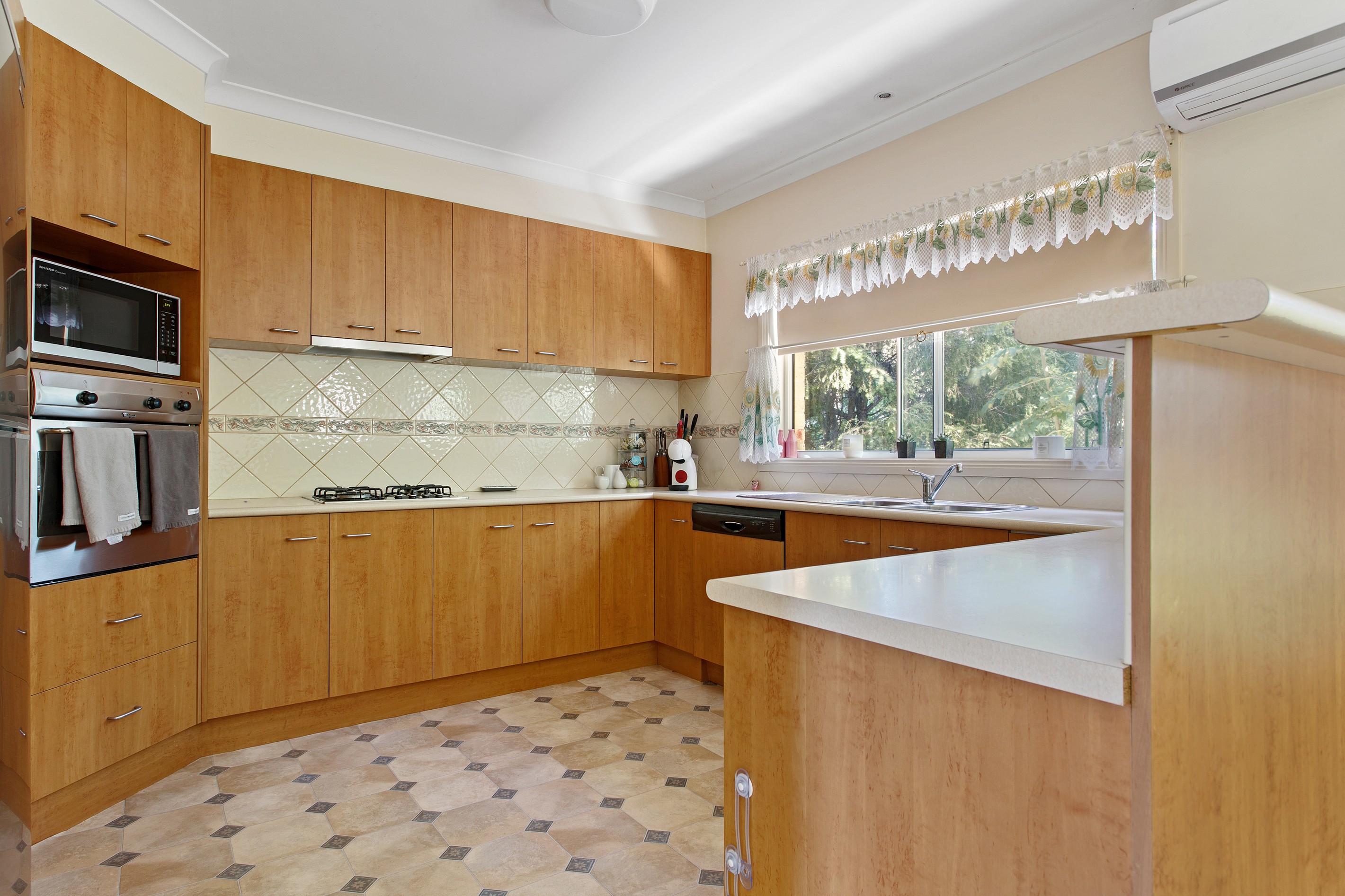 4 Miranda Close, Strathdale, VIC 3550