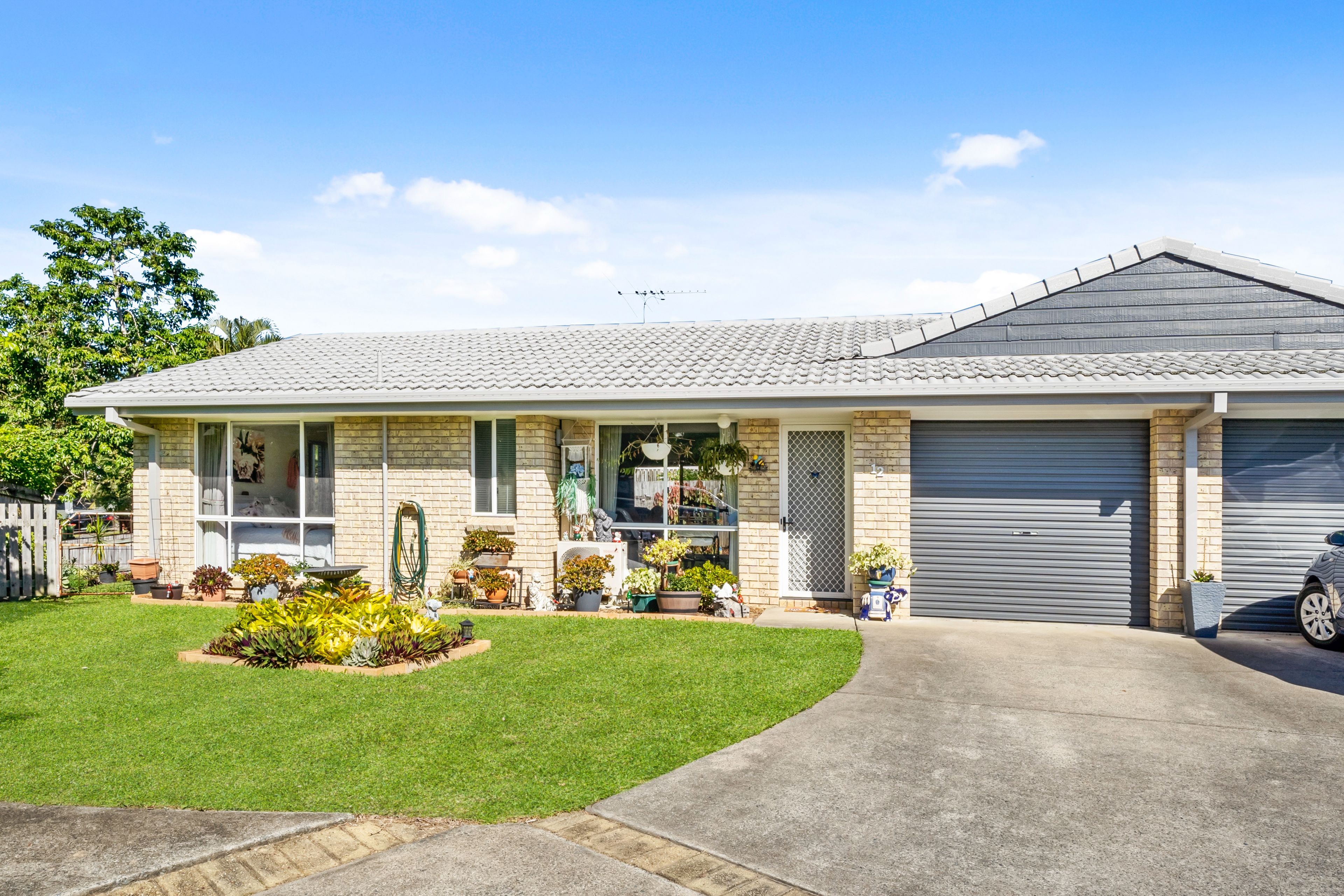 84-86 Castile Crescent, Edens Landing QLD 4207