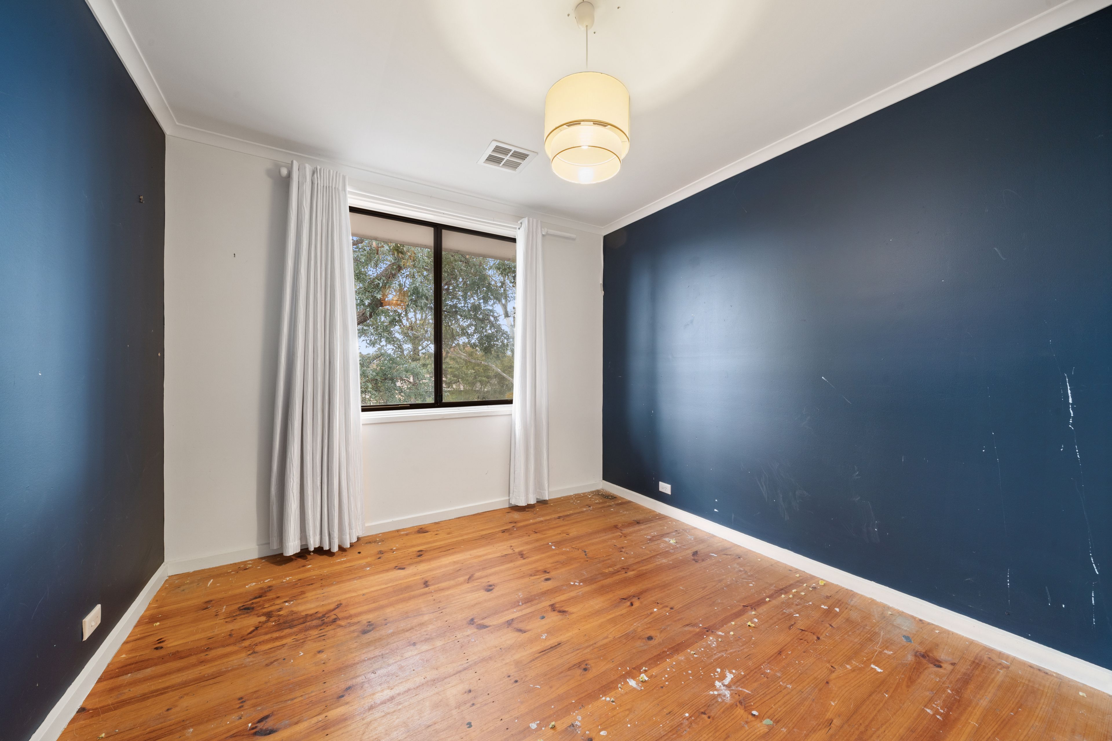 49 Guthridge Crescent — photo 9 of 17