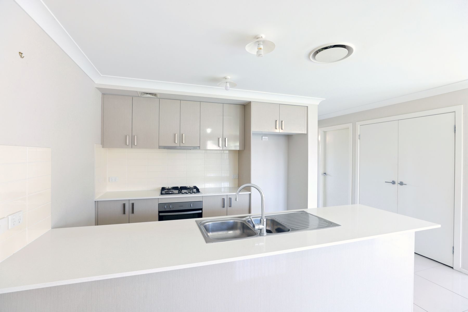 1 Wales Avenue, JORDAN SPRINGS, NSW 2747