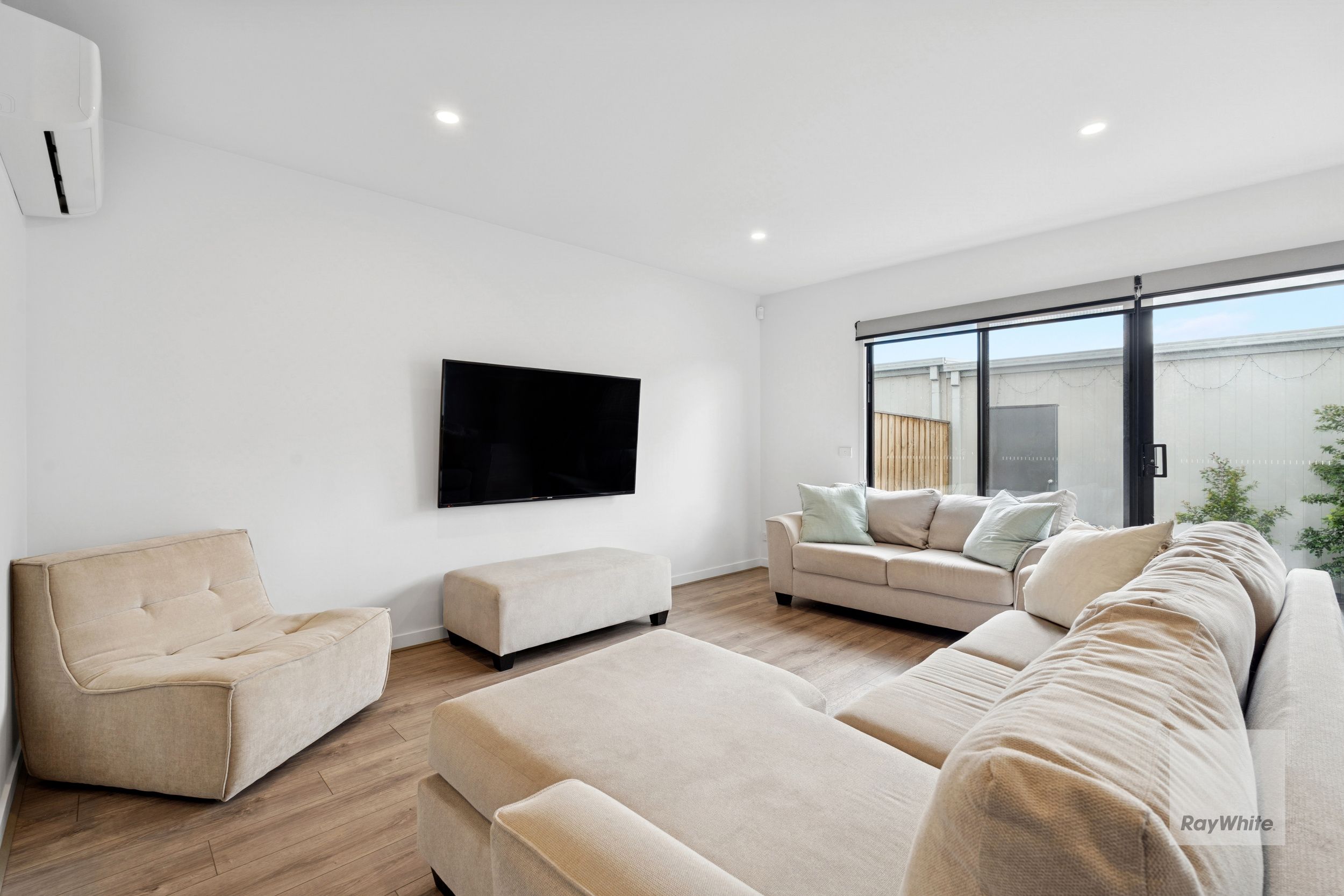 31 Emmanue Street, DEANSIDE, VIC 3336