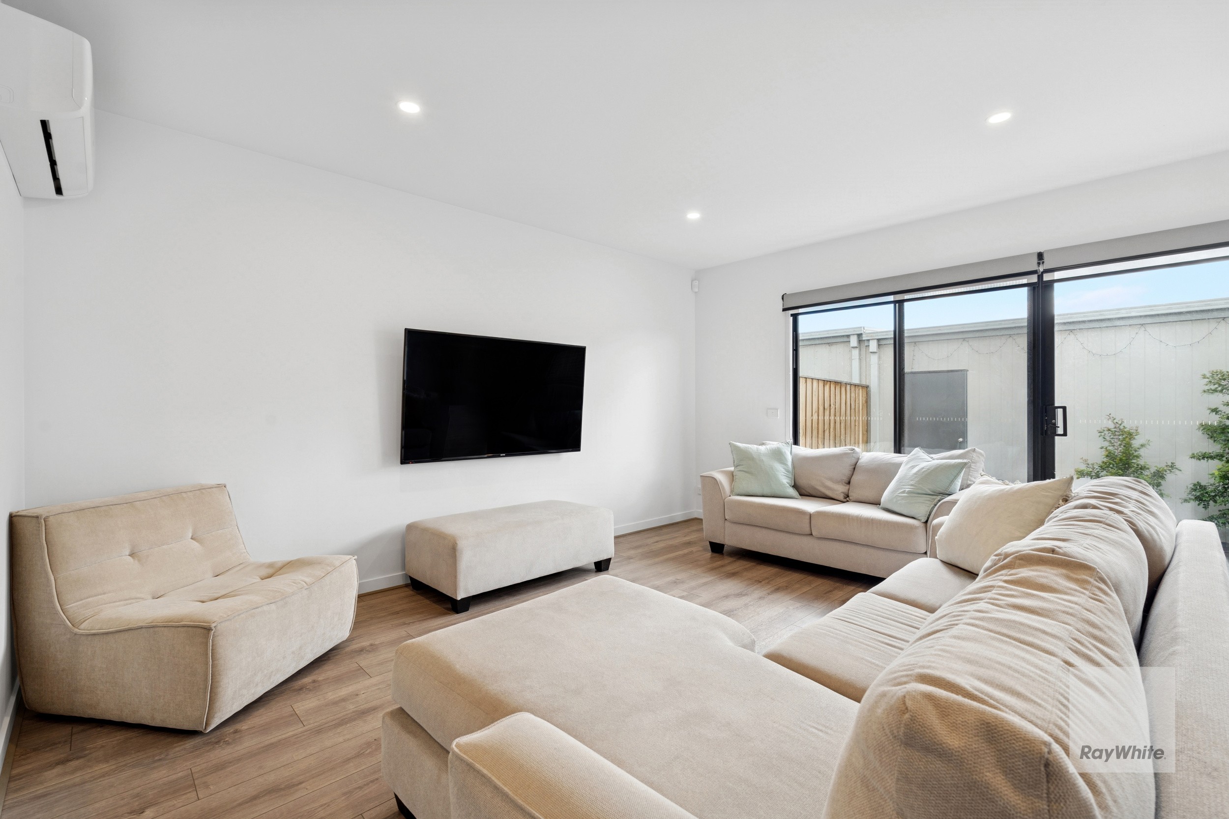 31 Emmanue Street, DEANSIDE, VIC 3336