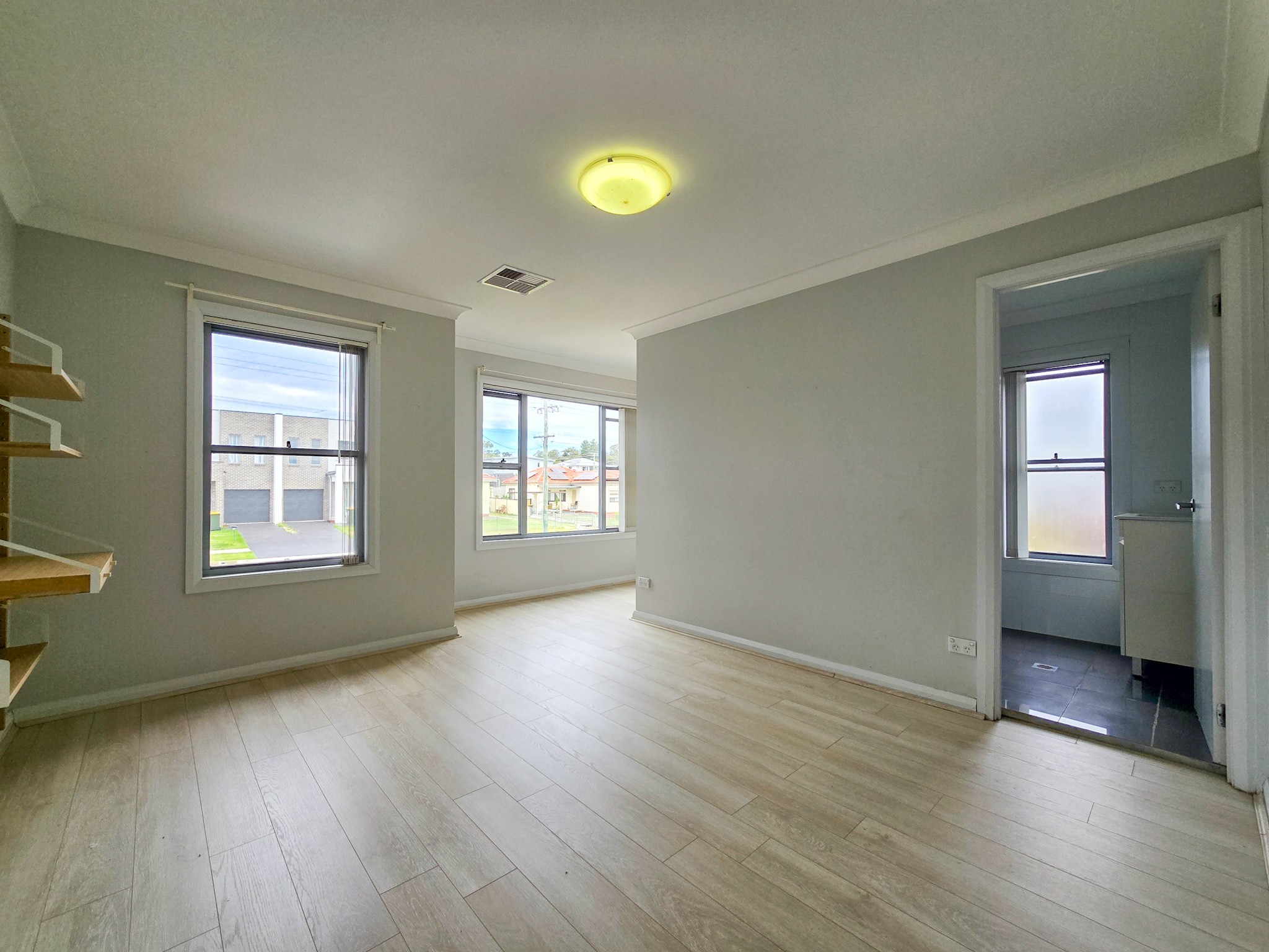 25 Brenda Street, Ingleburn, NSW 2565