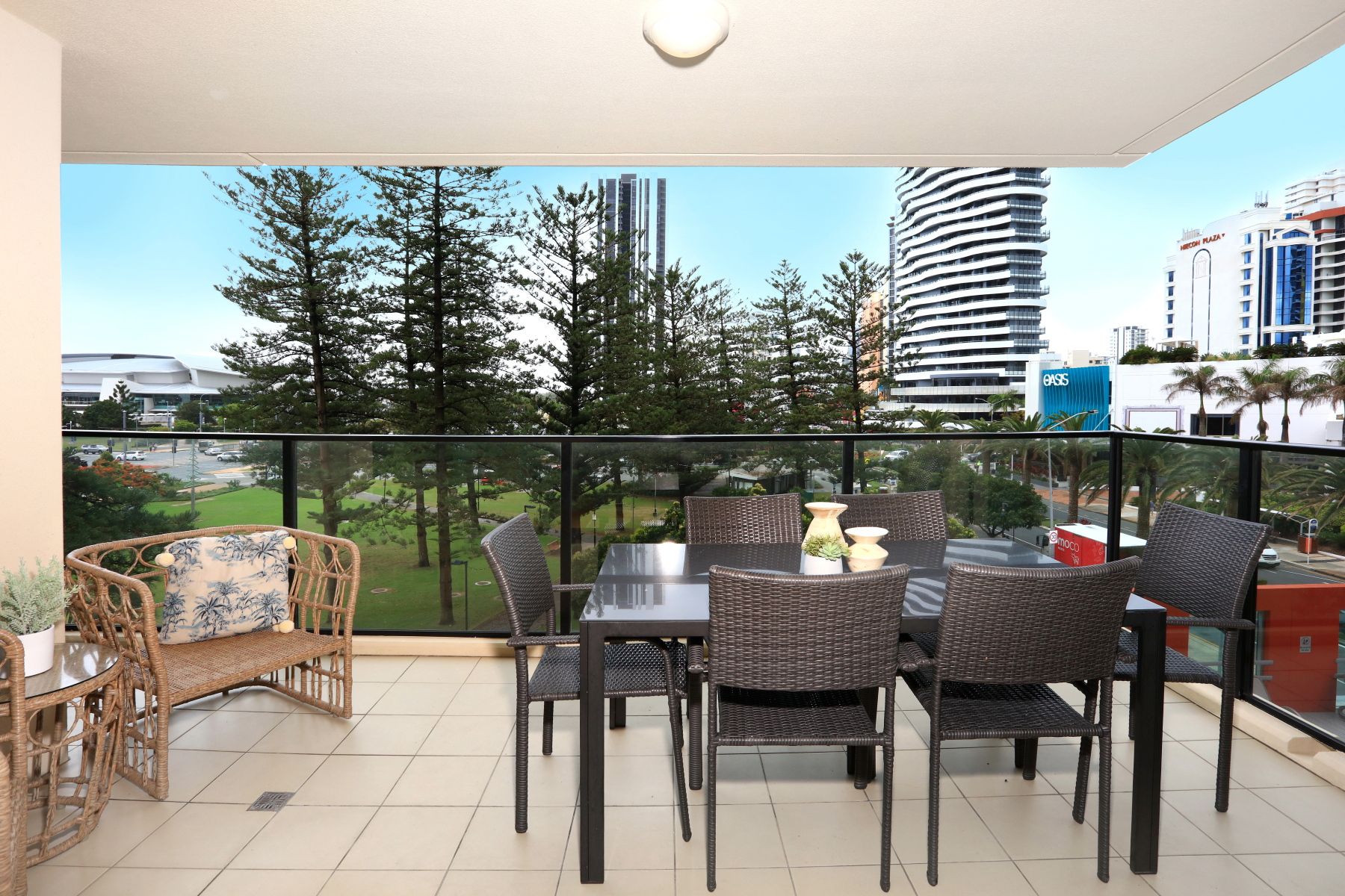 305 'Broadbeach on the Park' 2685 Gold Coast Highway, Broadbeach QLD 4218