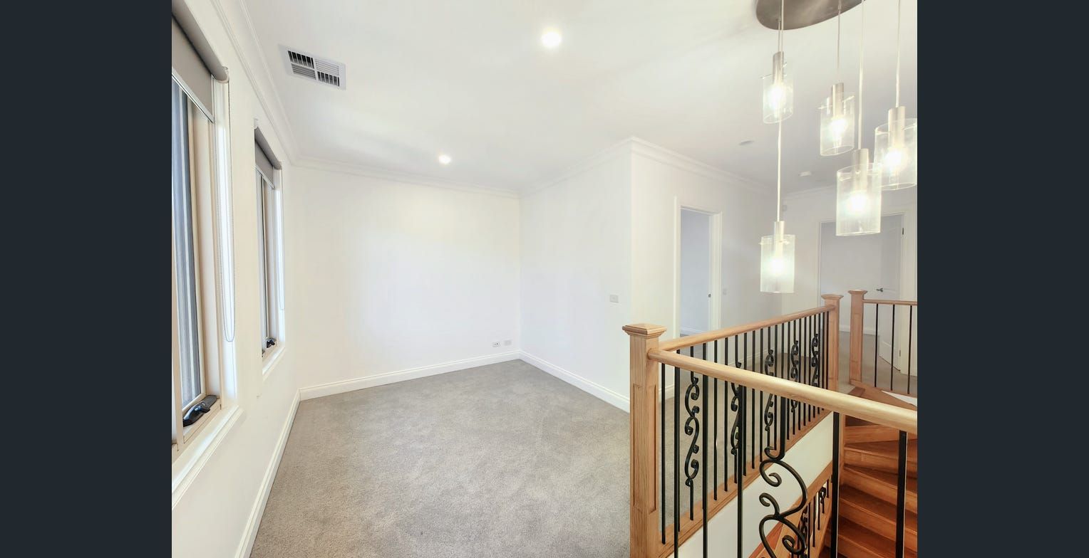 21 Reading Avenue — photo 6 of 14