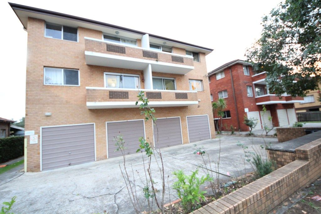 4/21 Sproule Street — photo from Ray White AusBan
