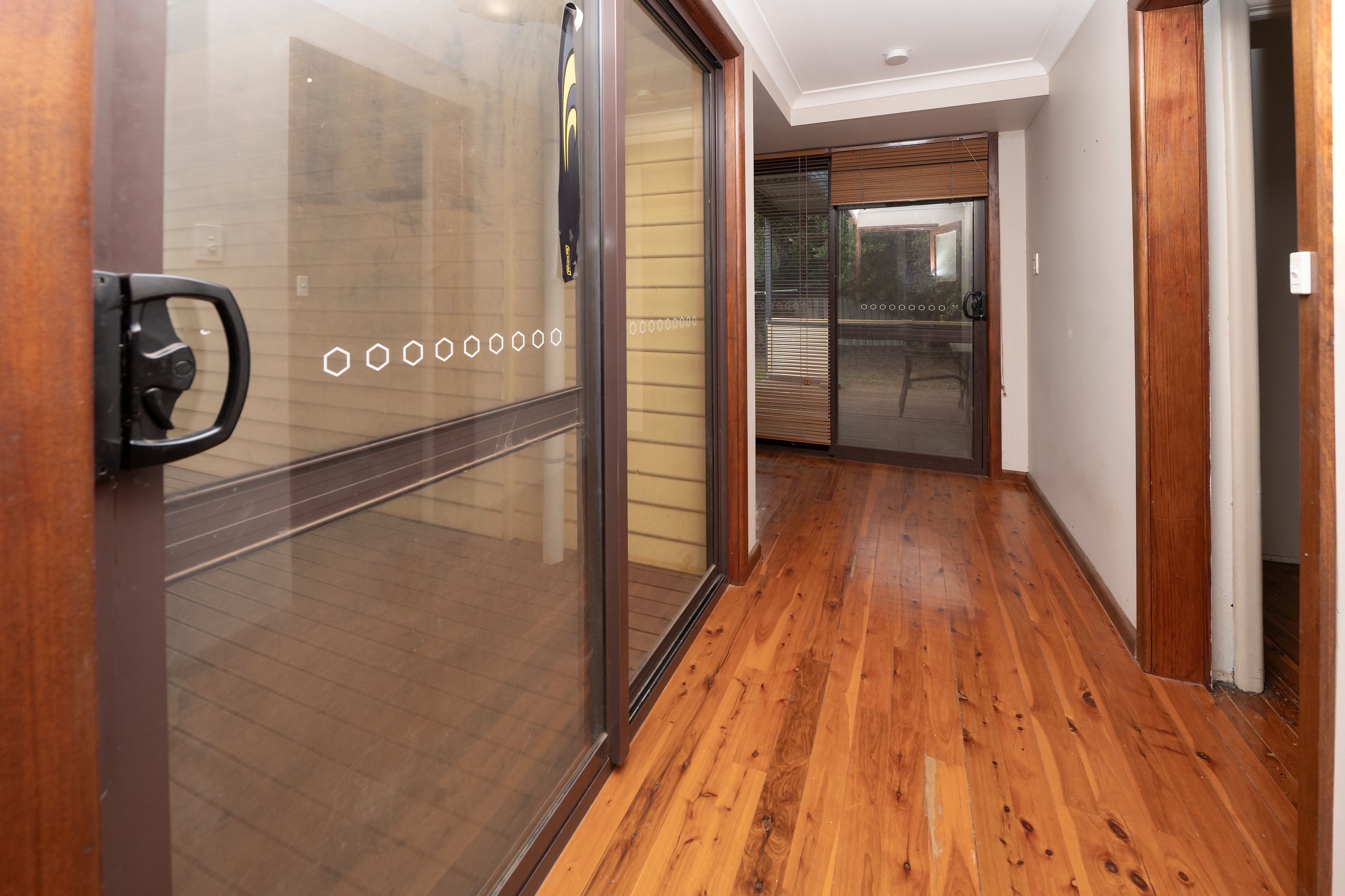 6 Buchan Street — photo 9 of 16