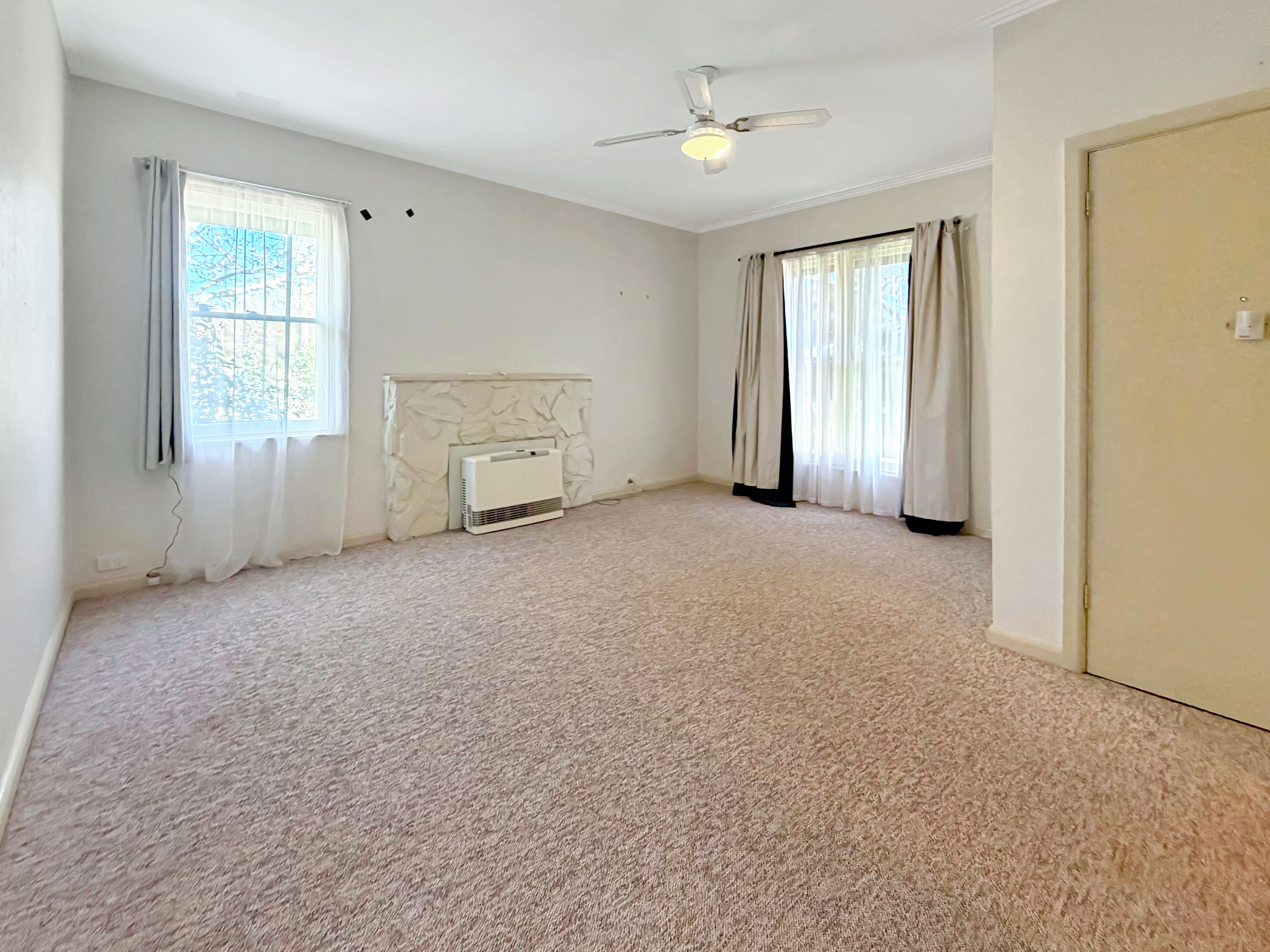 50 Williams Street North — photo 4 of 9