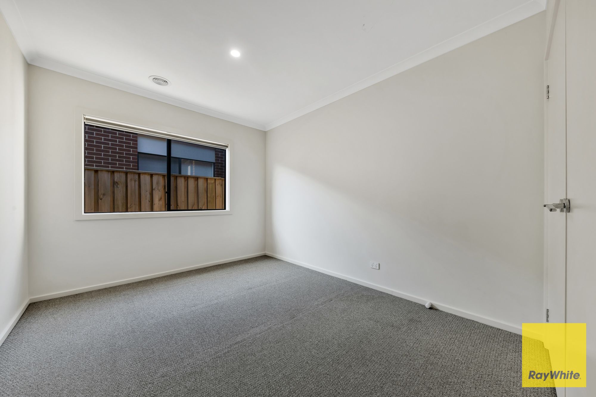 16 Bledisloe Street — photo 3 of 11
