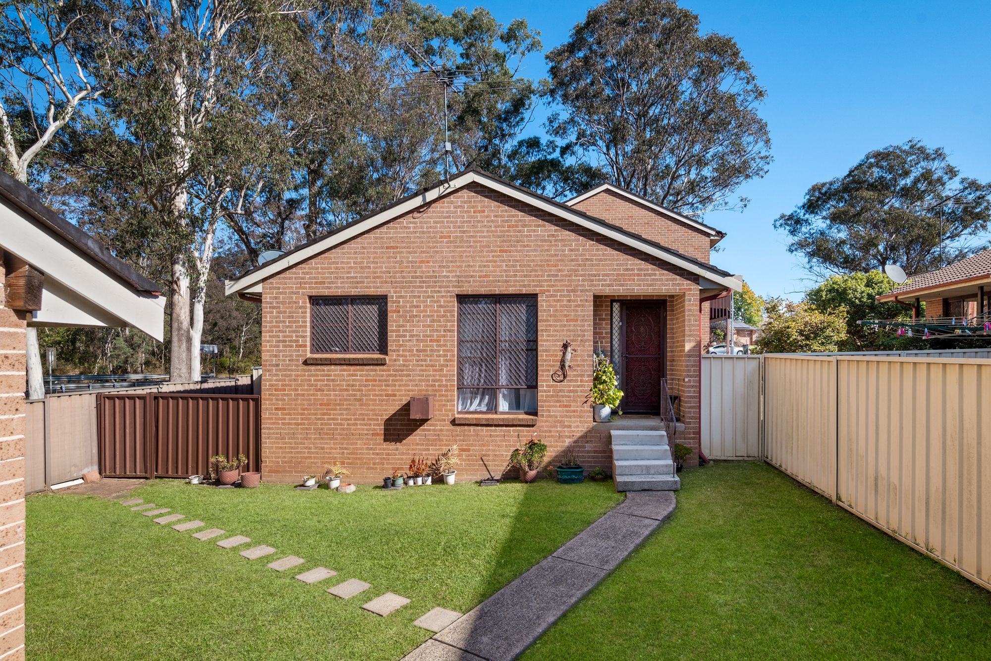 9 Clifford Crescent, Ingleburn NSW 2565
