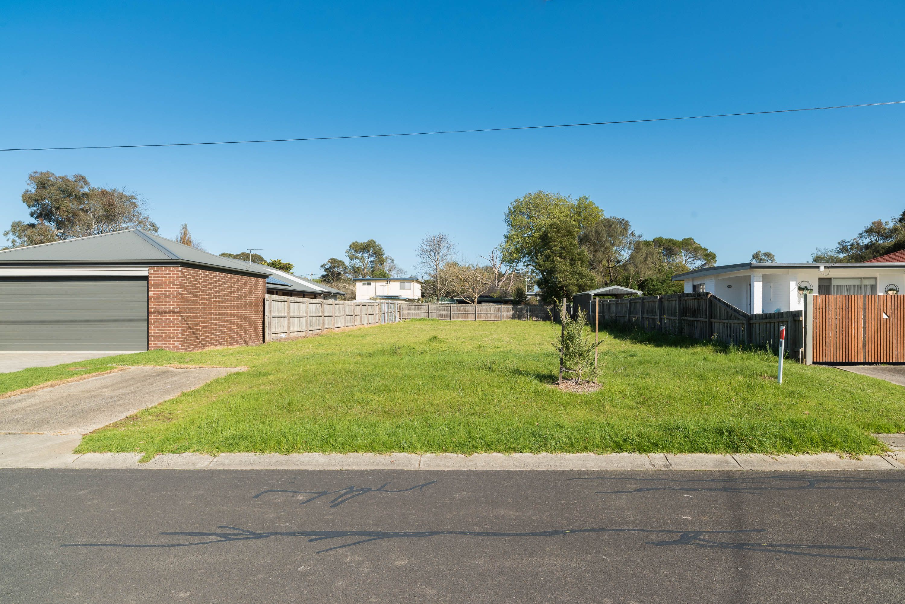 28 Monash Avenue — photo 4 of 5