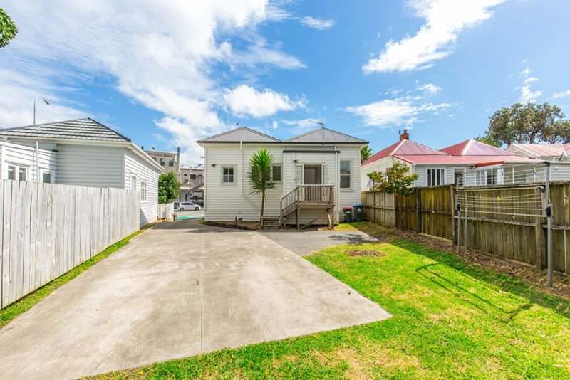 30 Sandringham Road photo 4