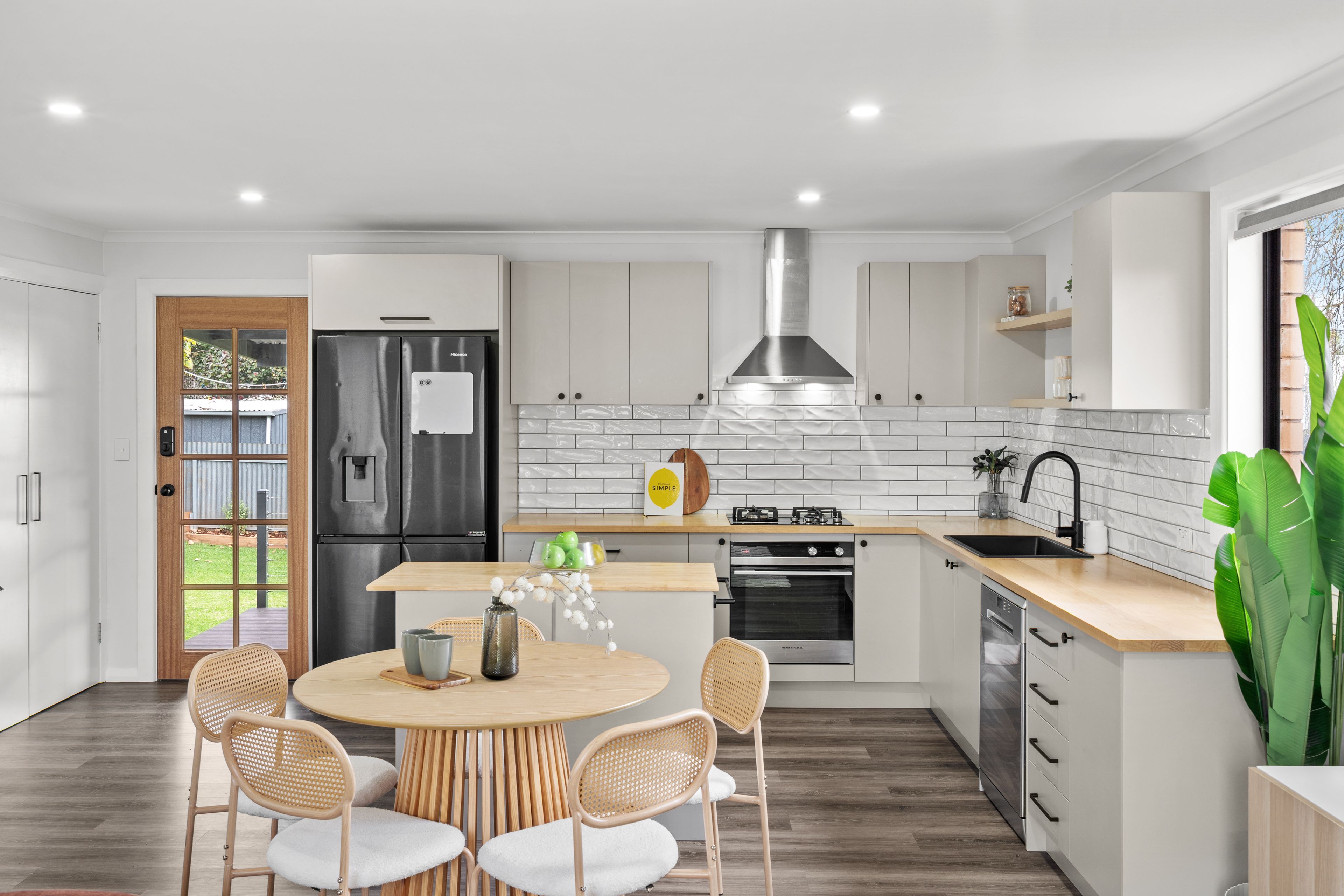 9 Andrew Avenue — photo 6 of 21