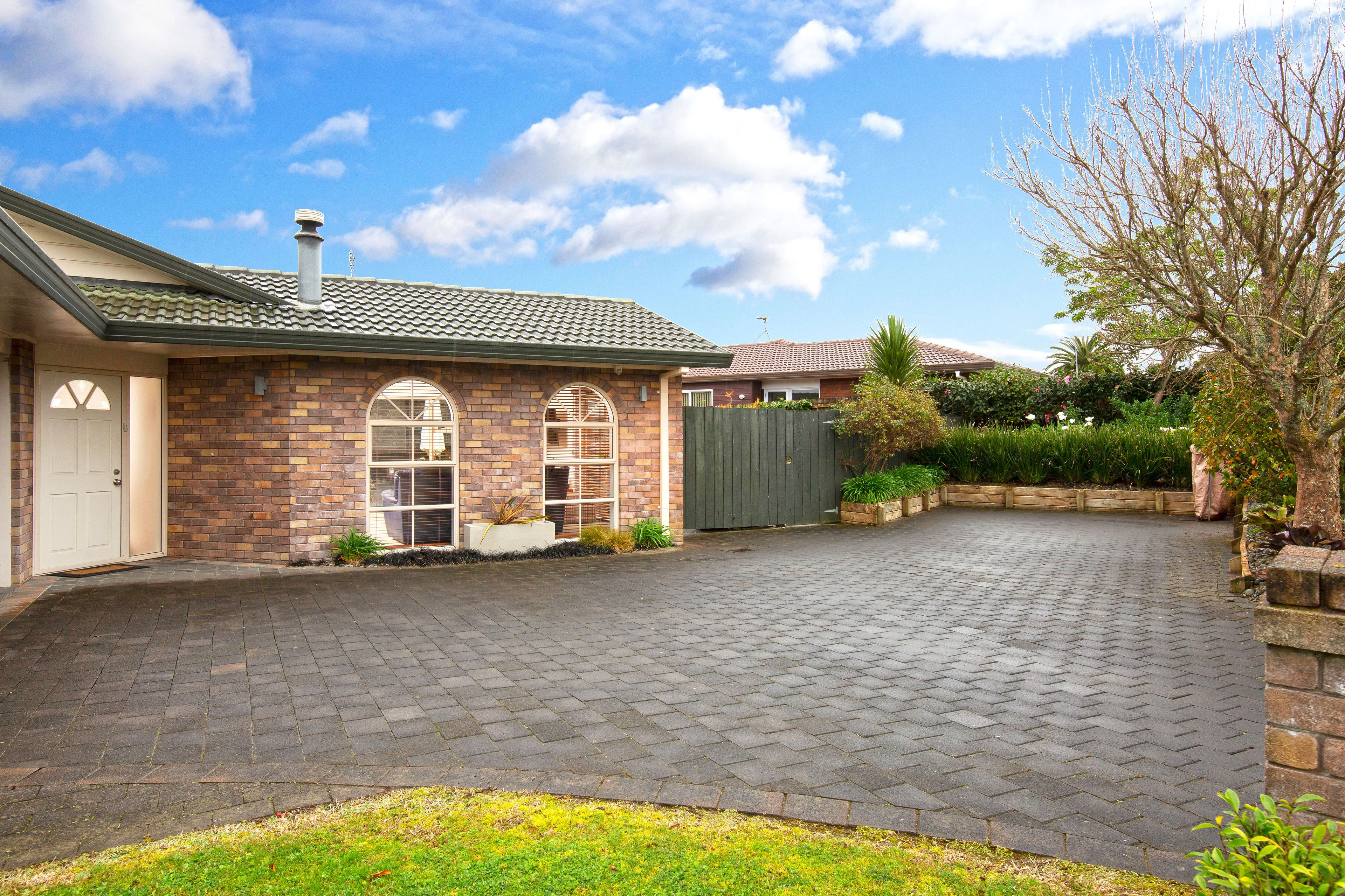 45 Bob Charles Drive, Golflands, Manukau City