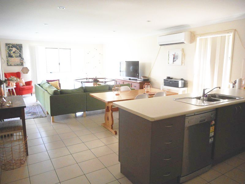 11 Sandi Street, Oxley, QLD 4075