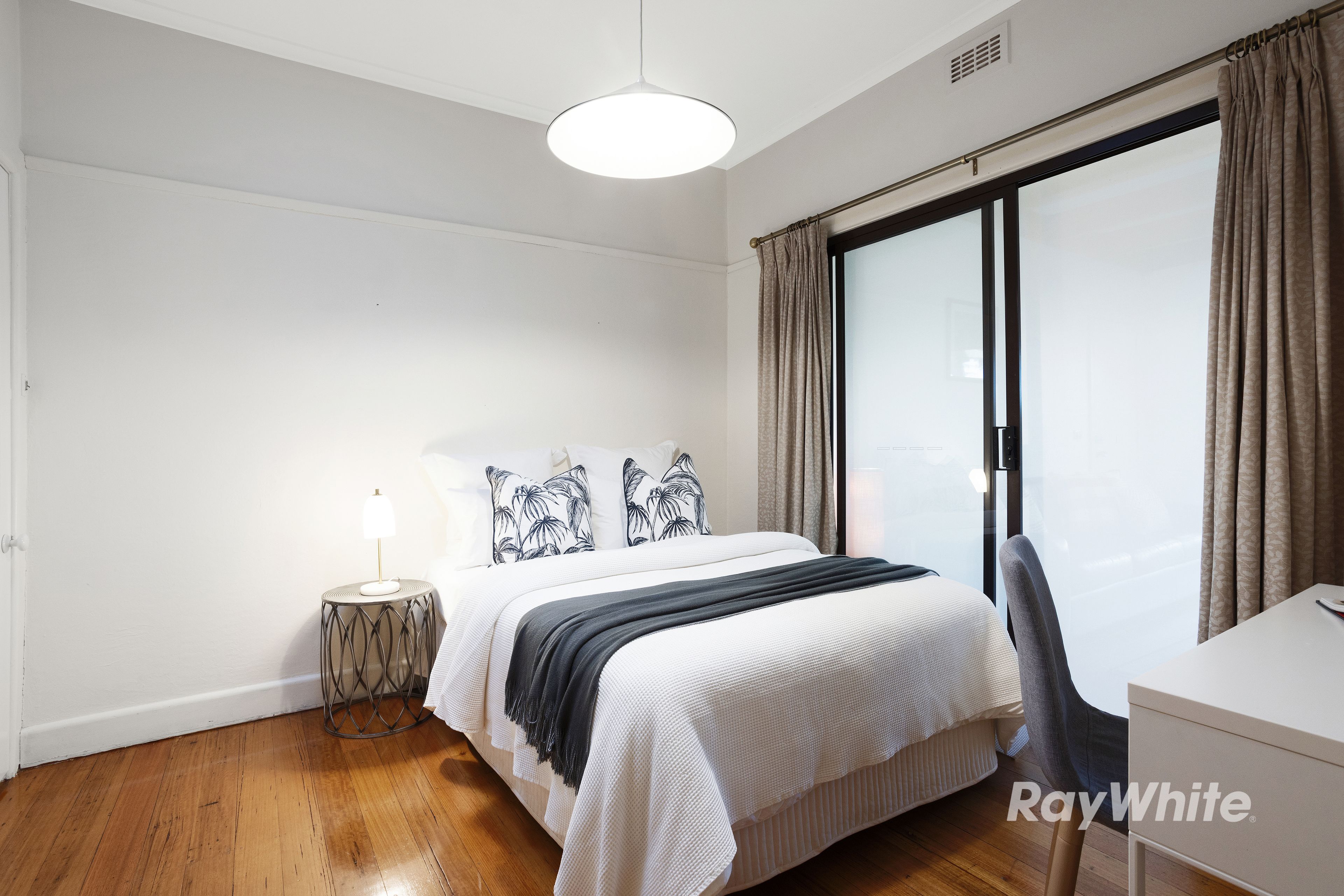 6 Royal Terrace — photo 12 of 22