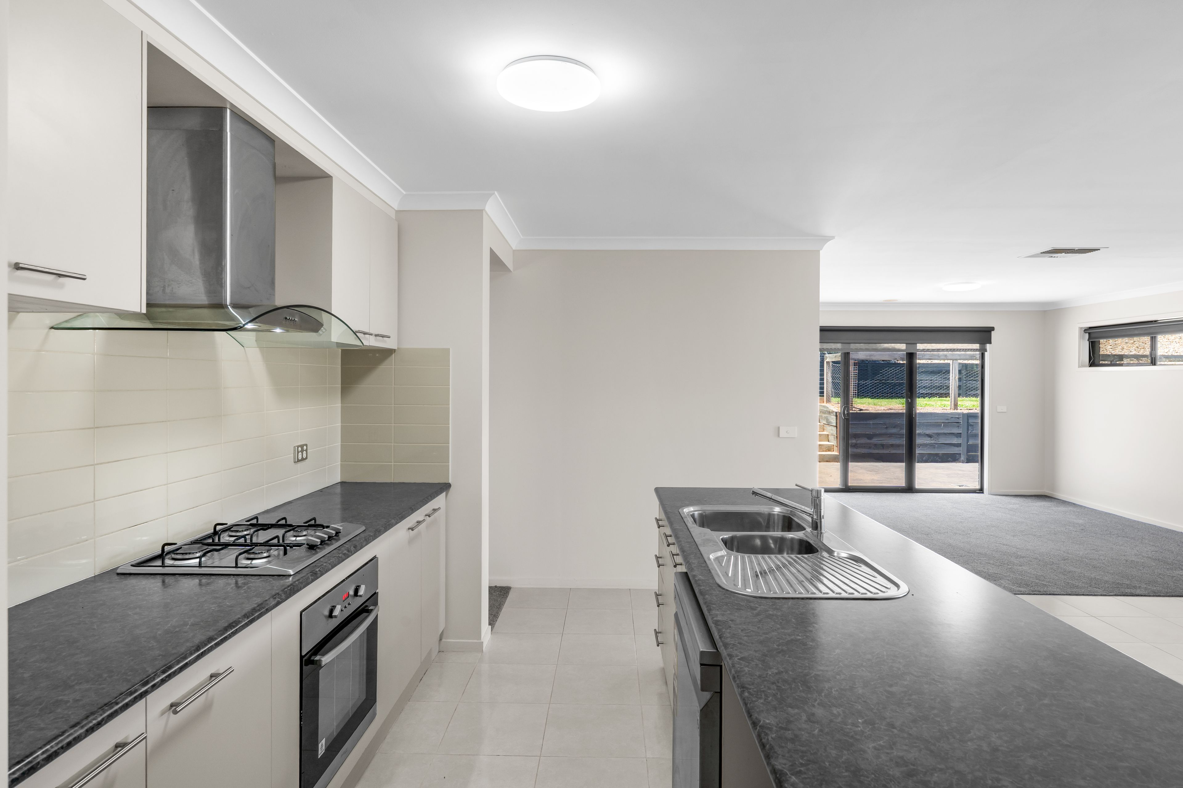 26-28 Scarlett Street, Avenel, VIC 3664