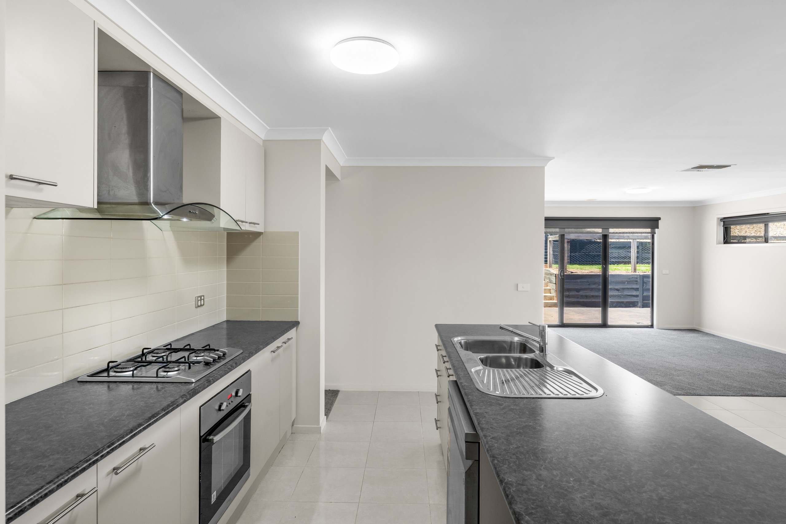 26-28 Scarlett Street, Avenel, VIC 3664