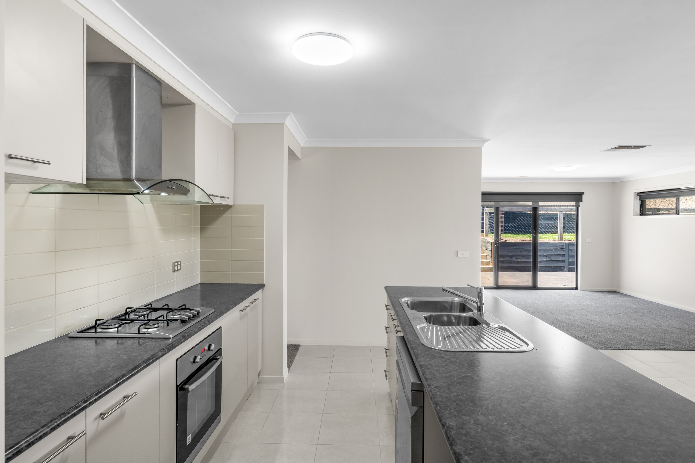 26-28 Scarlett Street, Avenel, VIC 3664