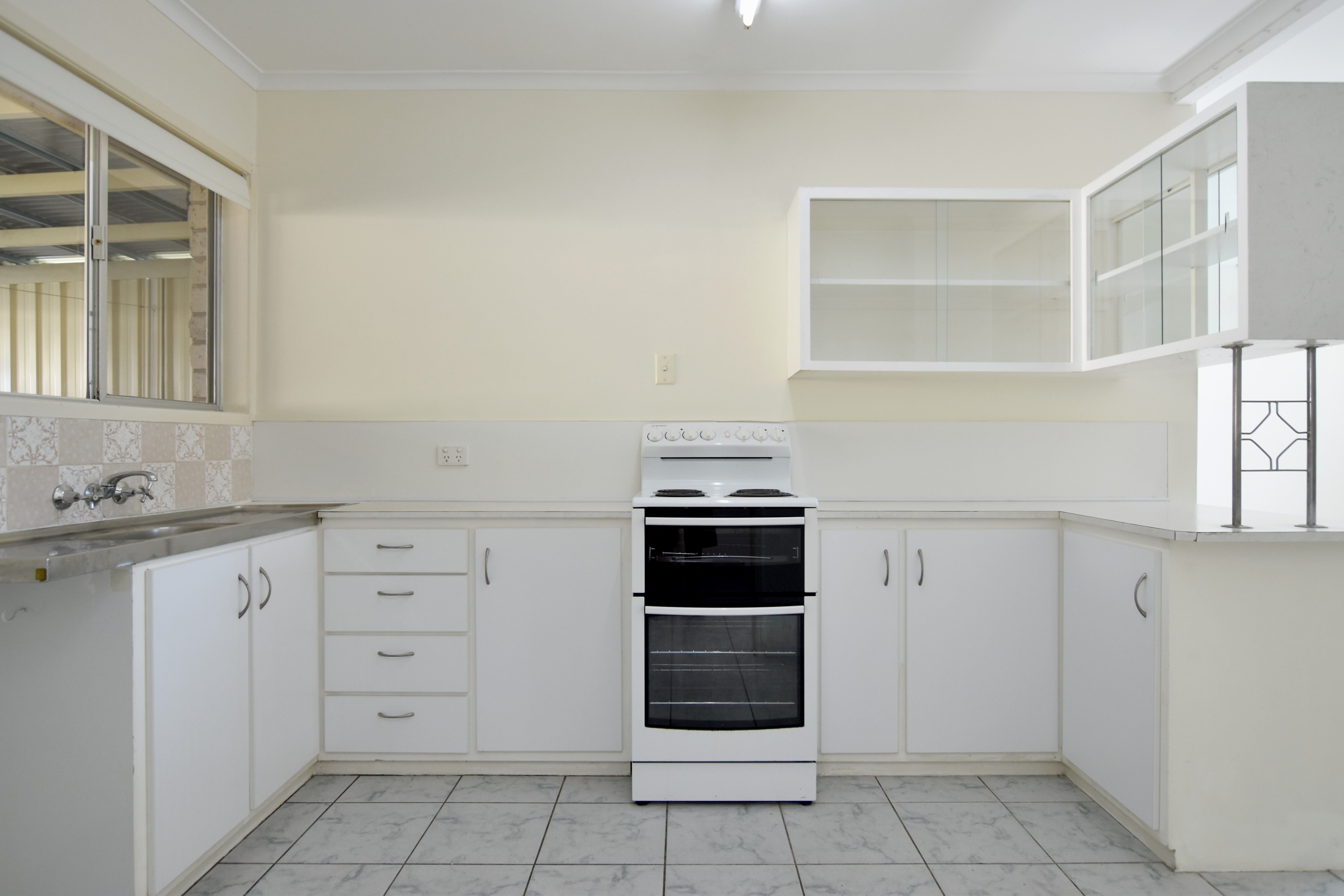 2/18 Campbell Street, Clinton, QLD 4680