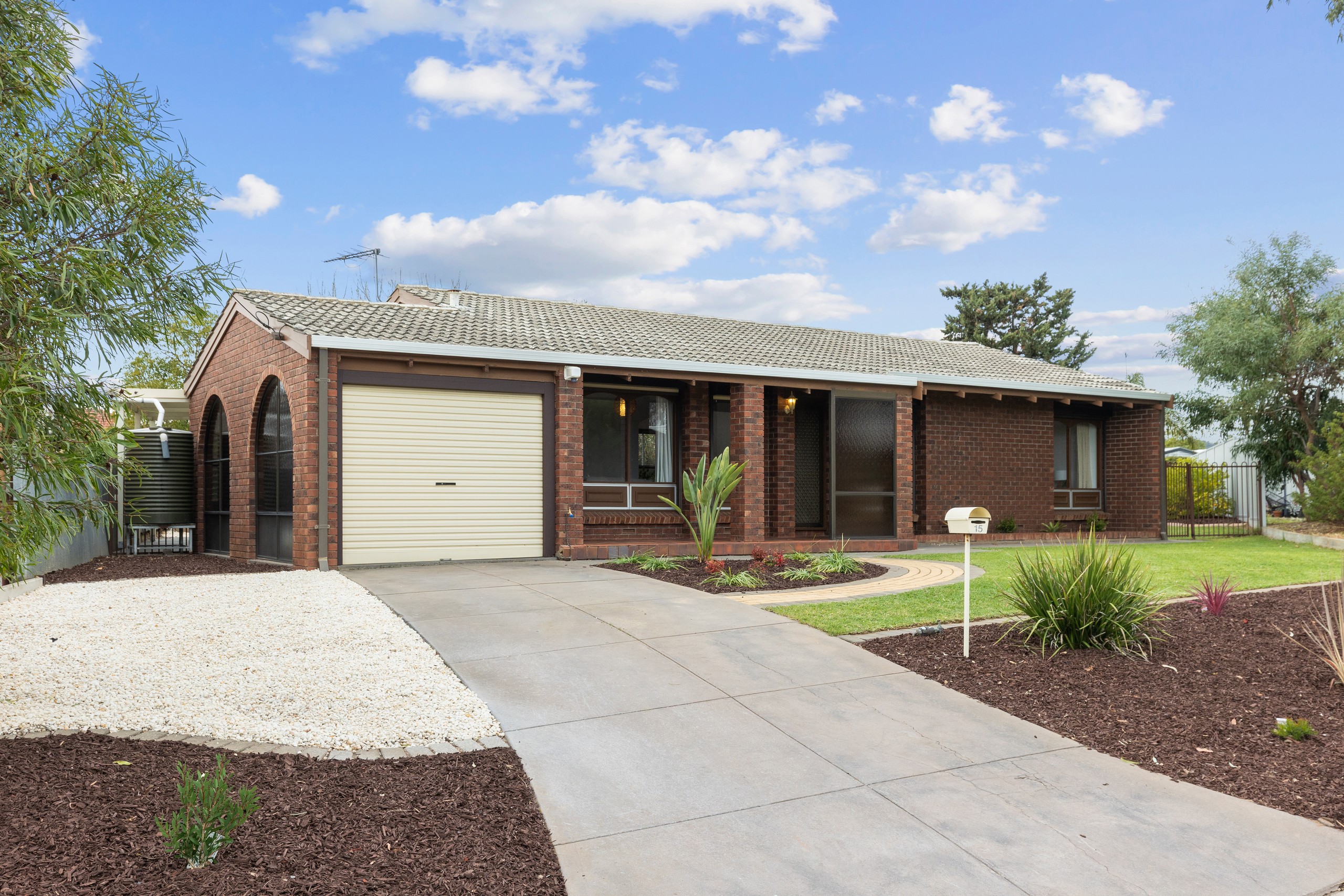 15 Robbie Drive, Reynella East, SA 5161