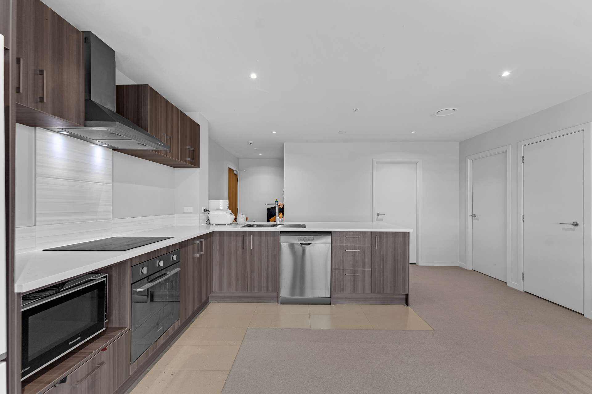 509/1 Rose Garden Lane photo 11