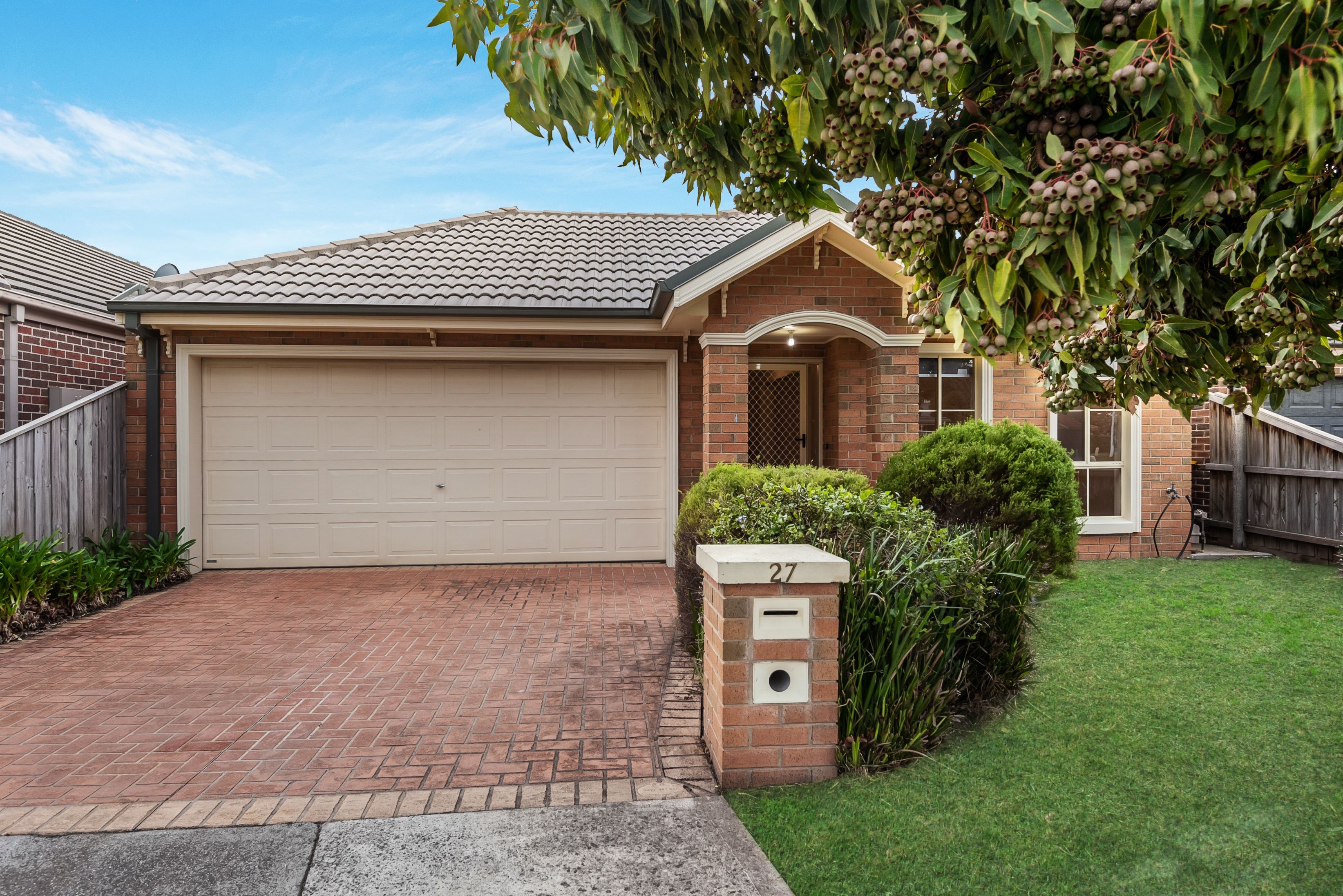27 Nouvelle Grove, South Morang, VIC 3752