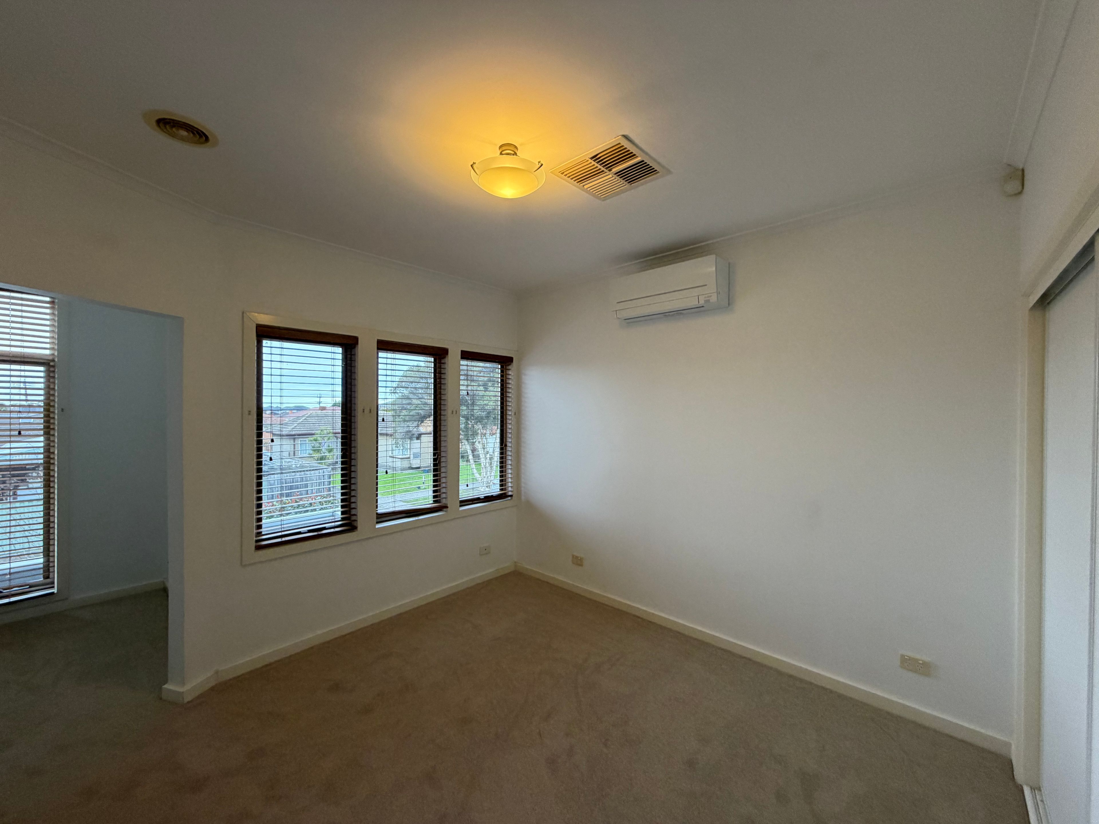 13 Kimbarra Street — photo 7 of 10