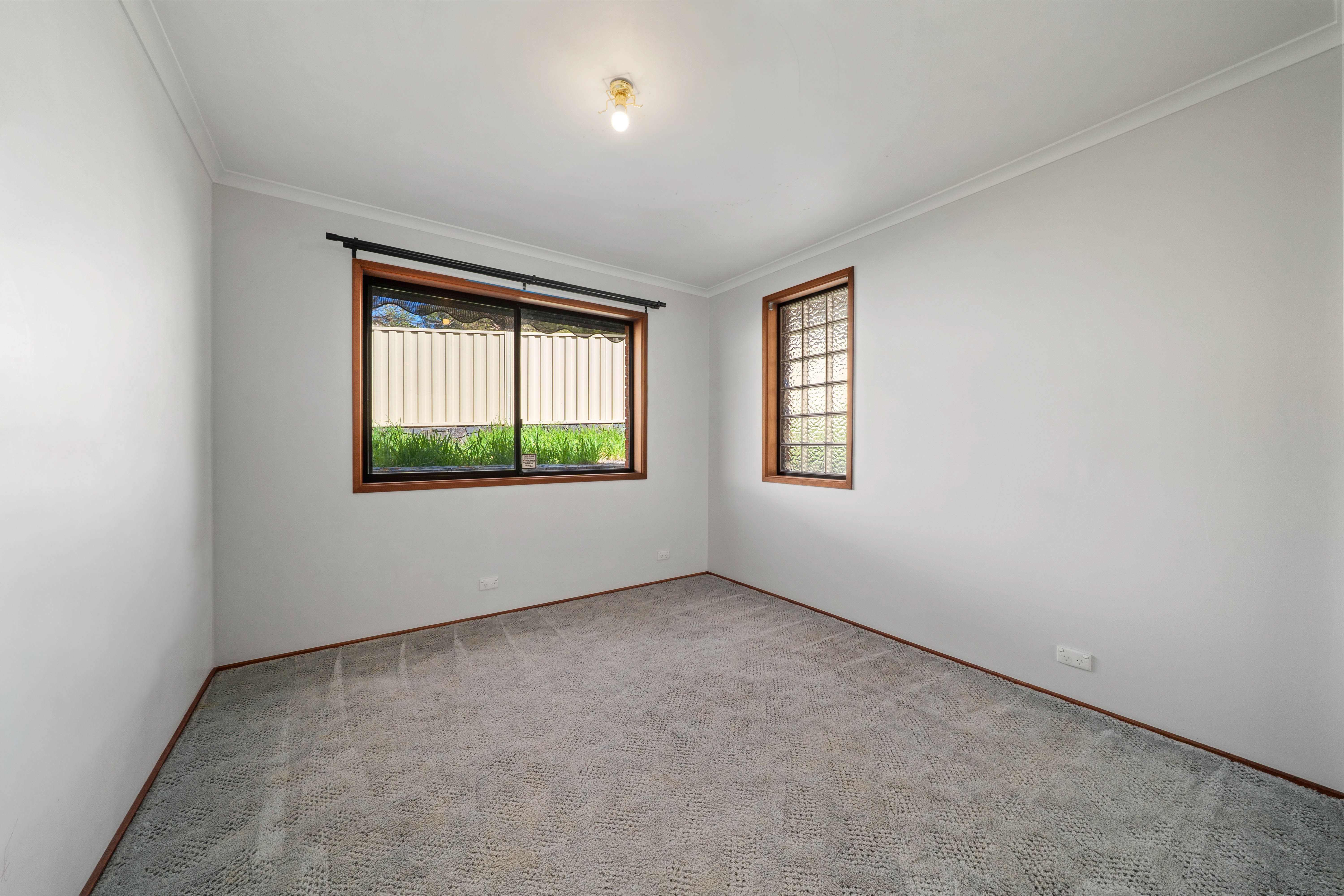 60 Vonwiller Crescent — photo 17 of 25