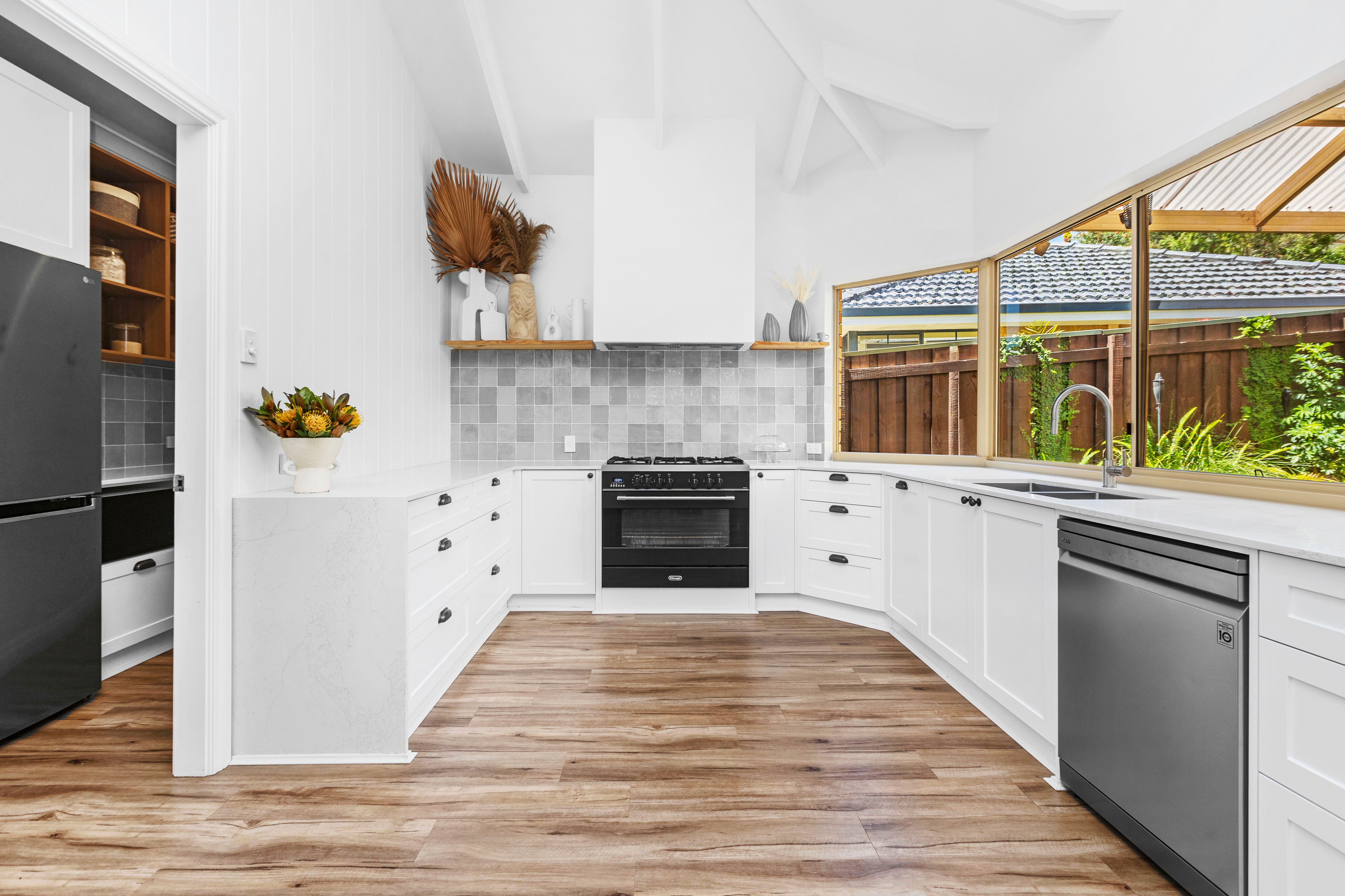 48A Bournemouth Crescent — photo 4 of 17