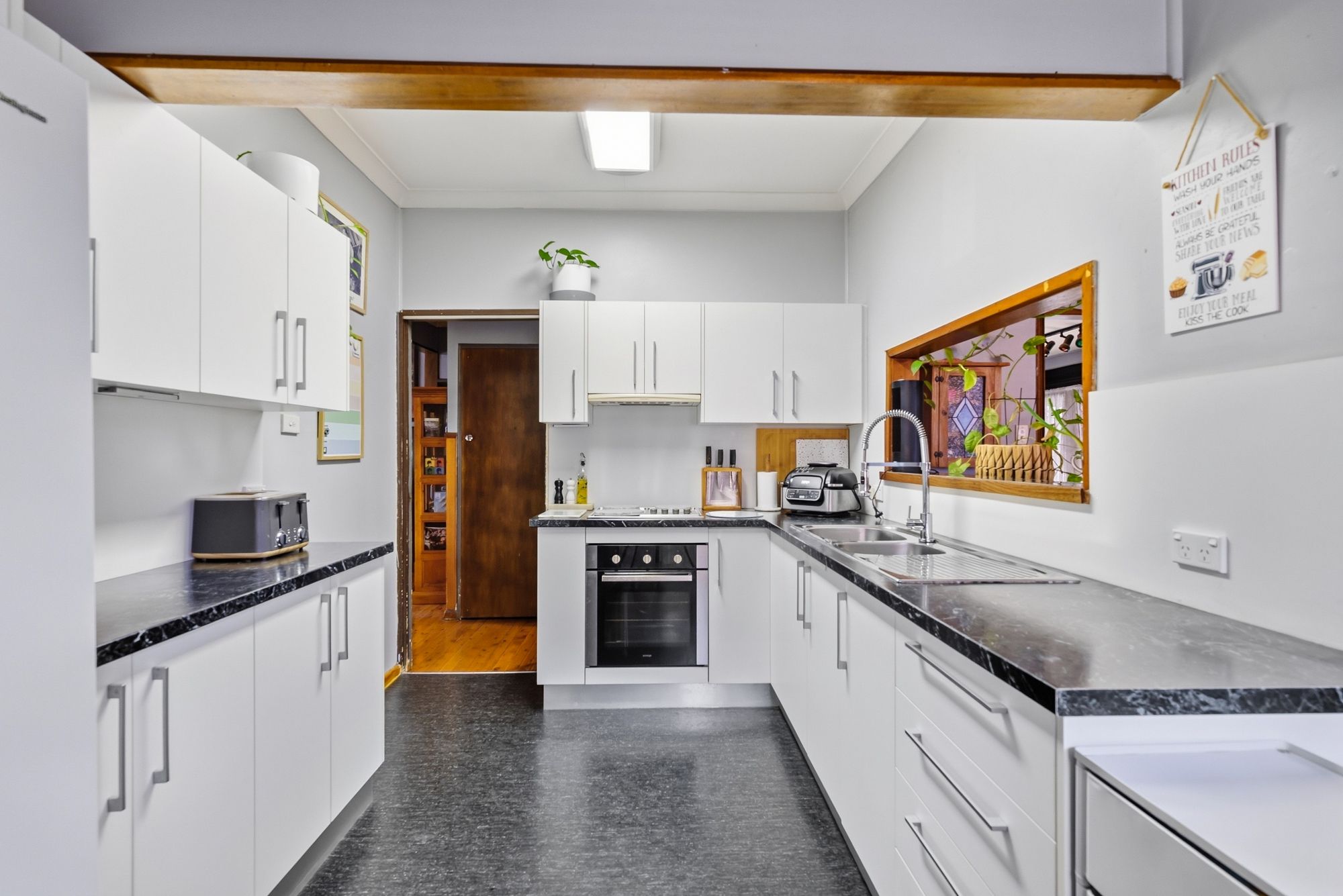 13 Waminda Avenue — photo 3 of 14