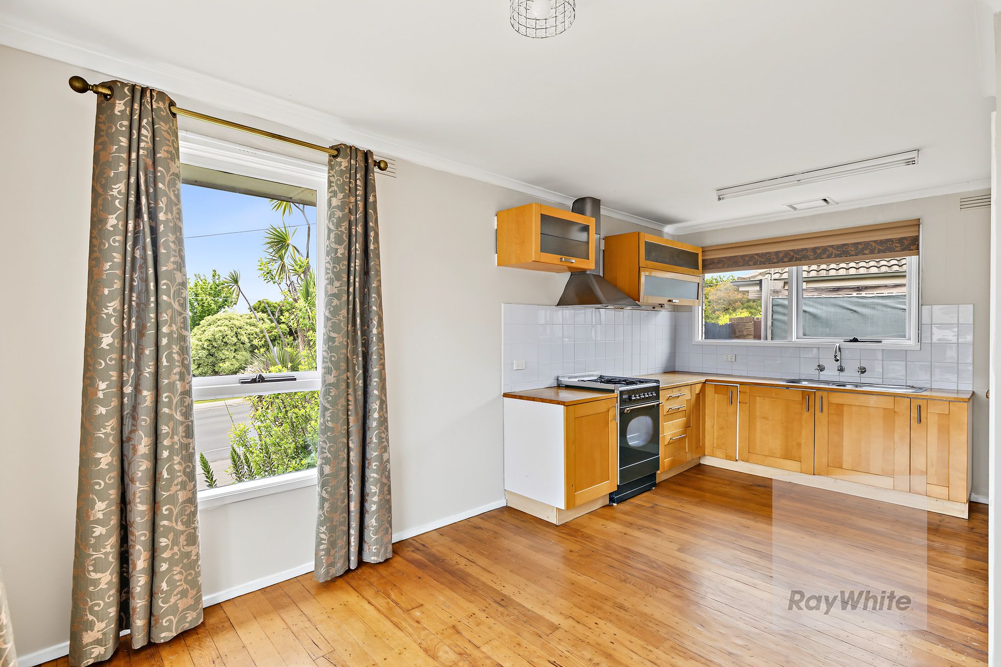 48 Wungan Street — photo 3 of 17