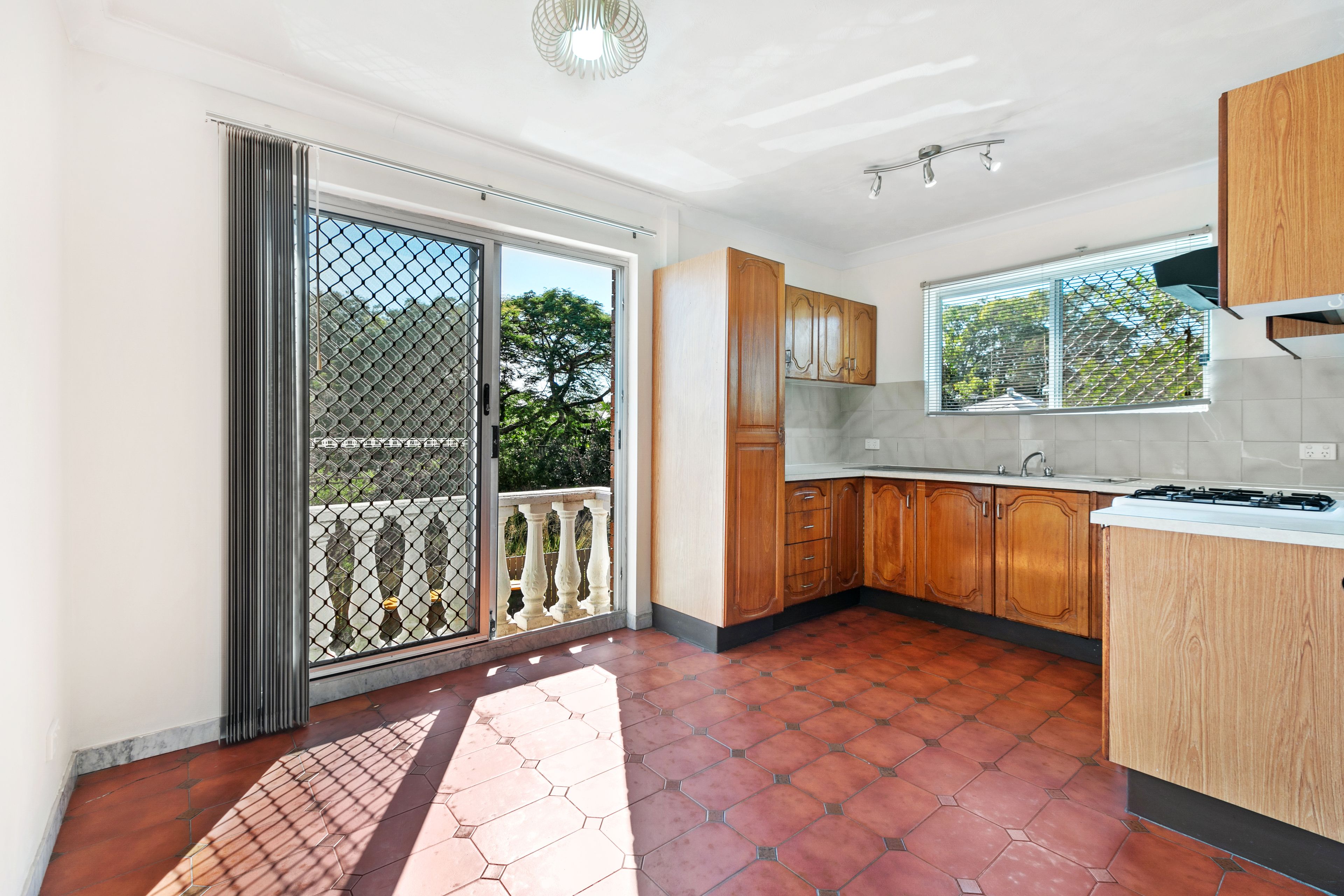4/88 Victoria Terrace, Greenslopes, QLD 4120
