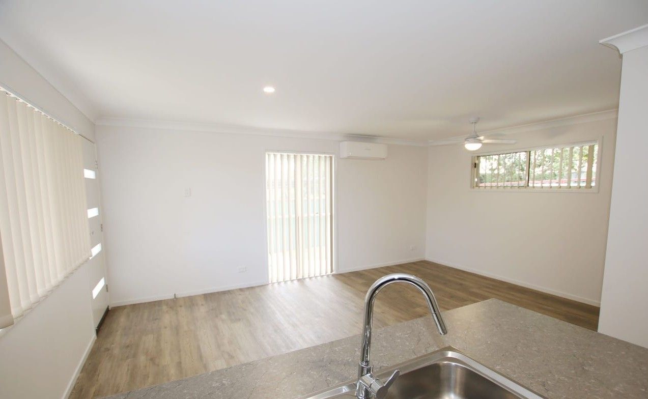 8A Barcrest Court, Crestmead, QLD 4132