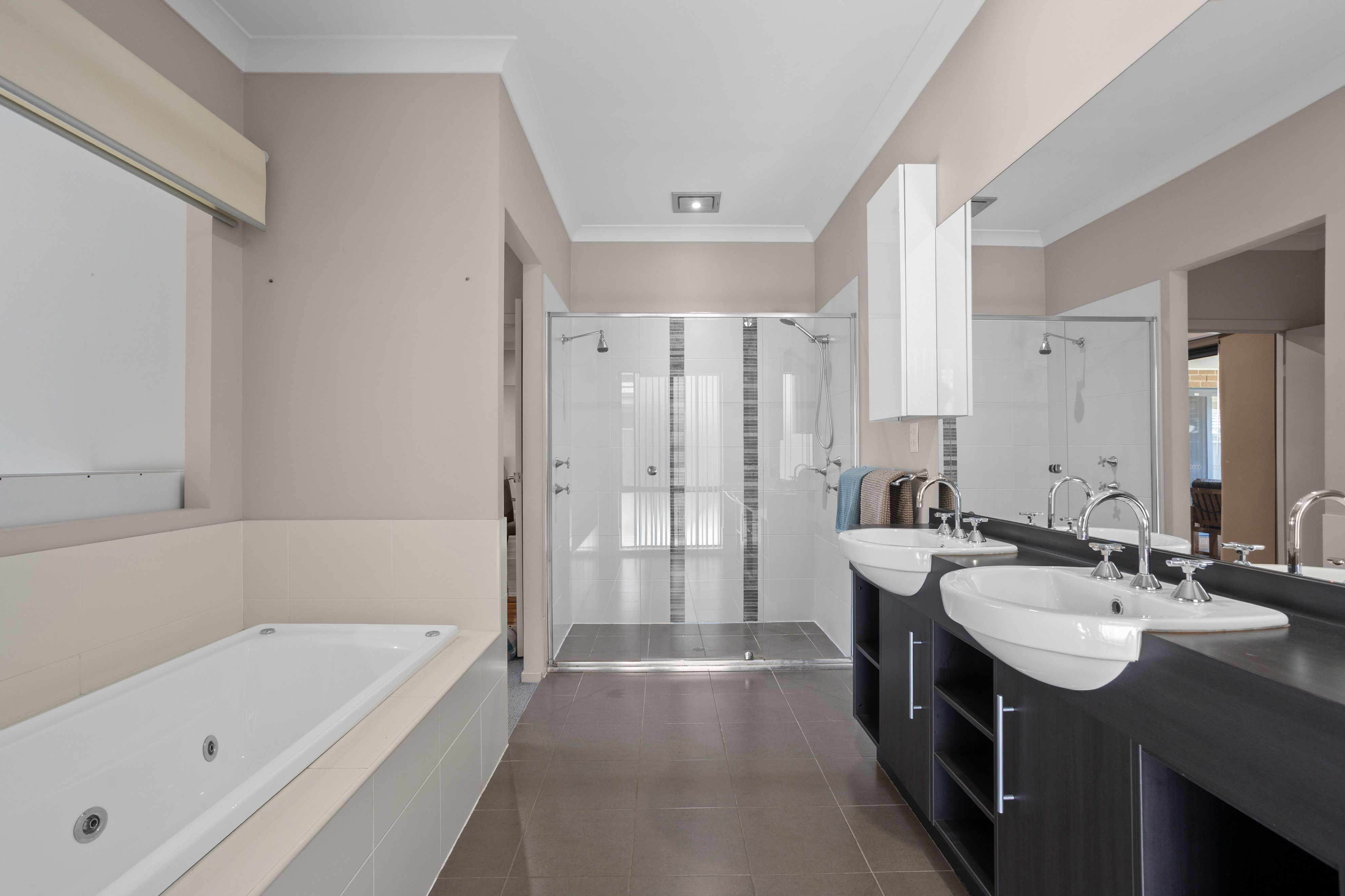 13 Sandy Bay Avenue — photo 10 of 12