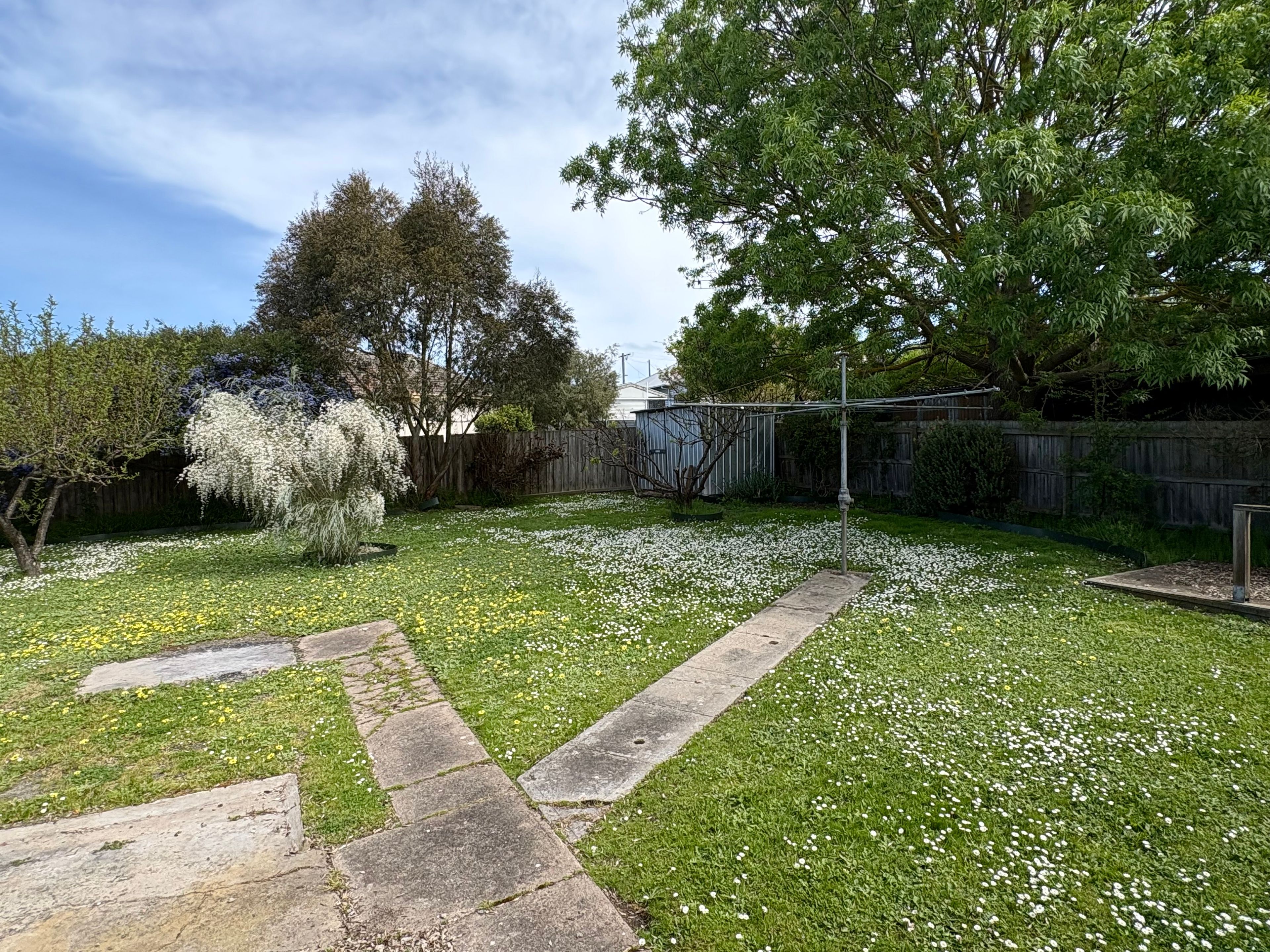 27 Russell Street — photo 7 of 7
