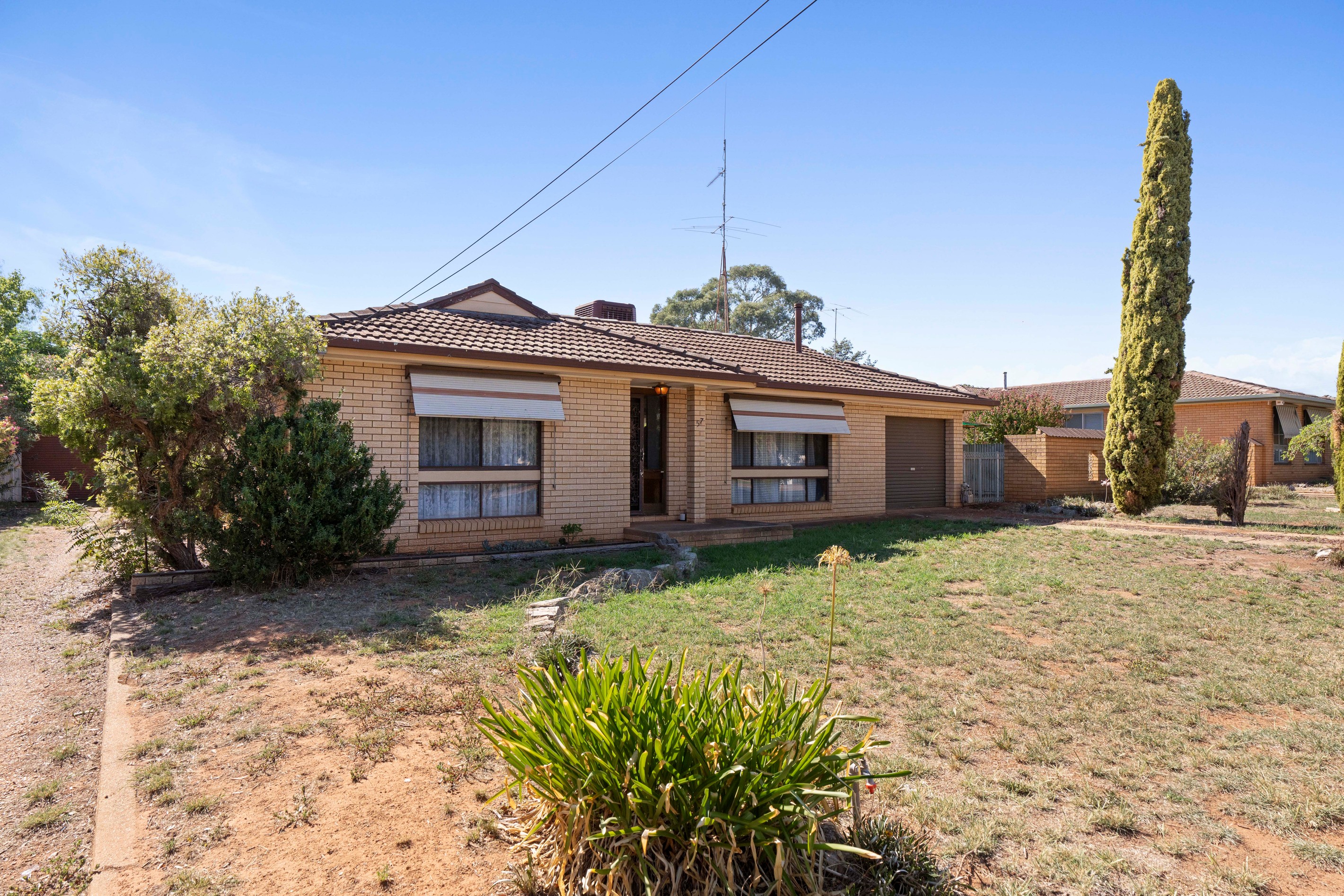 57 Lewis Street, Coolamon, NSW 2701